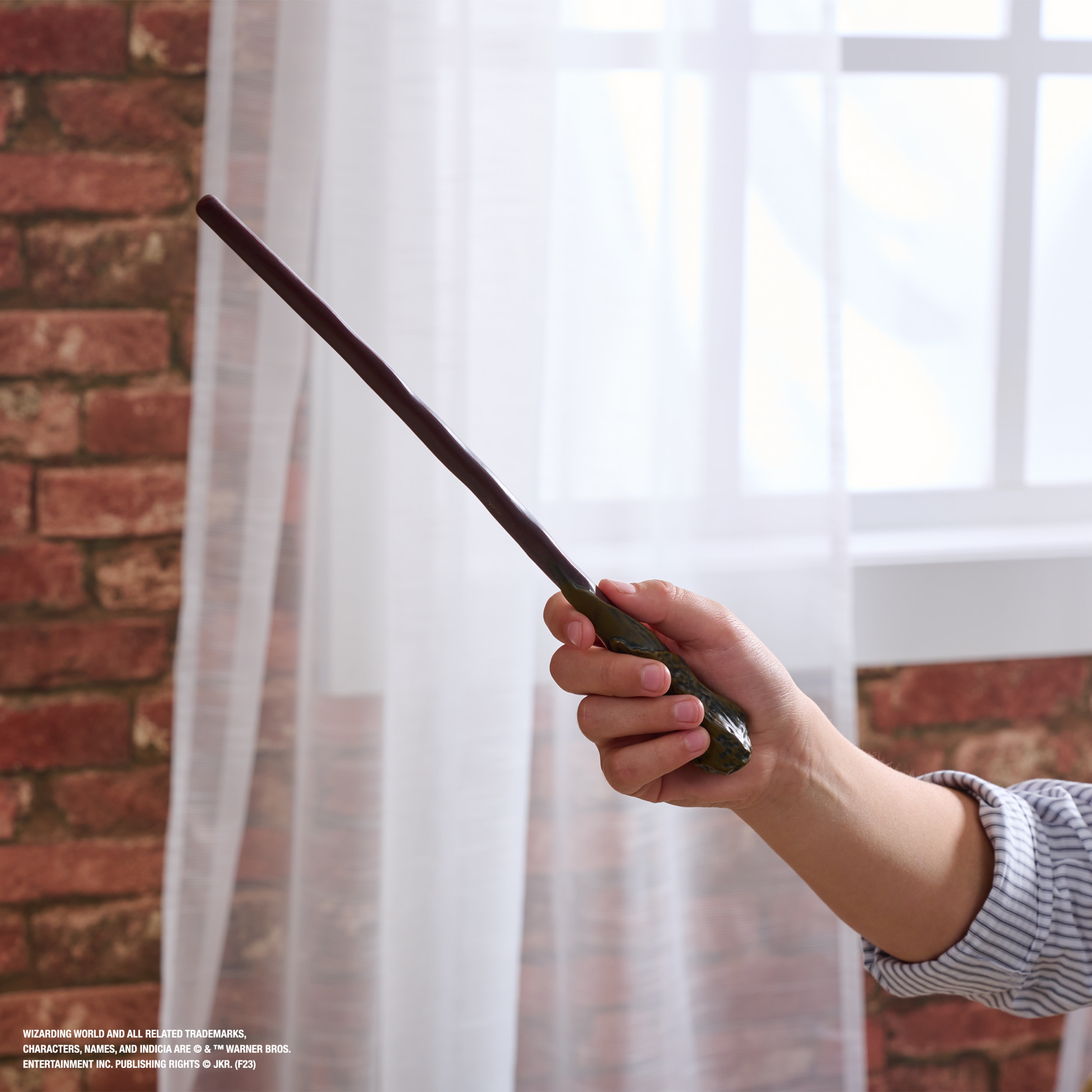 Wizarding World Harry Potter - Authentischer Ron Weasley Zauberstab, Rollenspiel