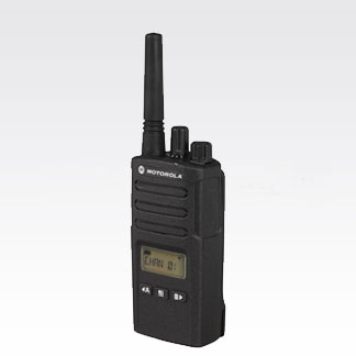 MOTOROLA XT460 HFG PMR446 IP55 mit Display best. aus Funkgerät + Holster mit Gürtelclip + LiIon-Akku 2.200mAh + 230V Ladegerät