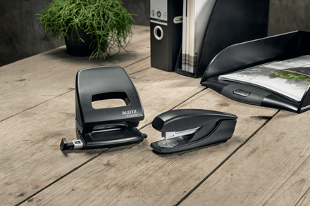 LEITZ Locher recycle 5003 schwarz, 1 St.