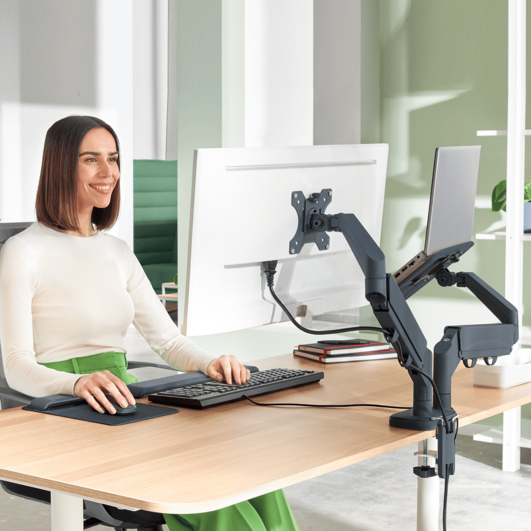 LEITZ Laptop-Monitor-Halterung Ergo 65380089 dunkelgrau für 1 Monitor und 1 Laptop, Tischklemme