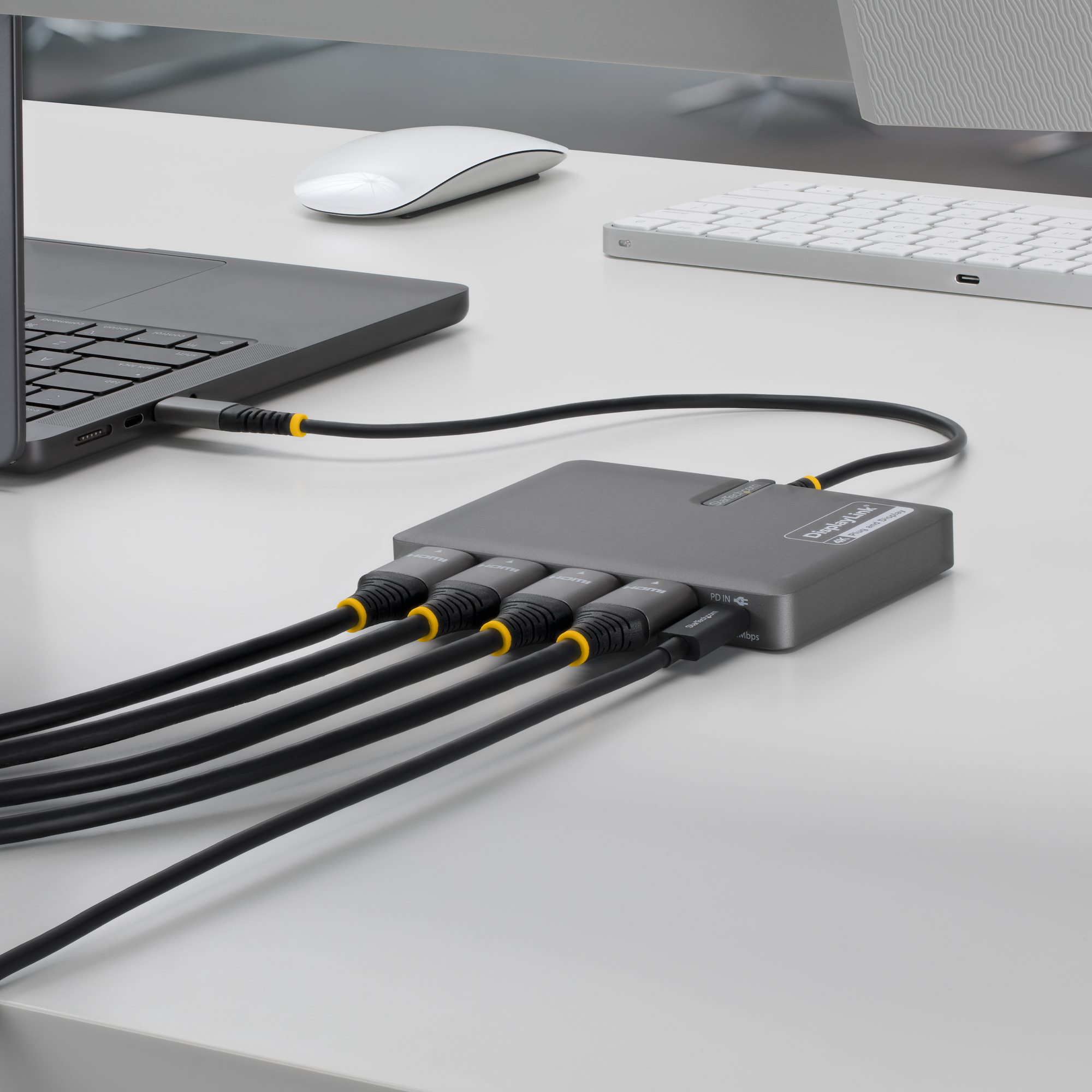 STARTECH.COM USB-C zu 4-Monitor Workstation Adapter 4K 60Hz HDMI 140W PD Passthrough USB fur Tastatur und Maus TAA