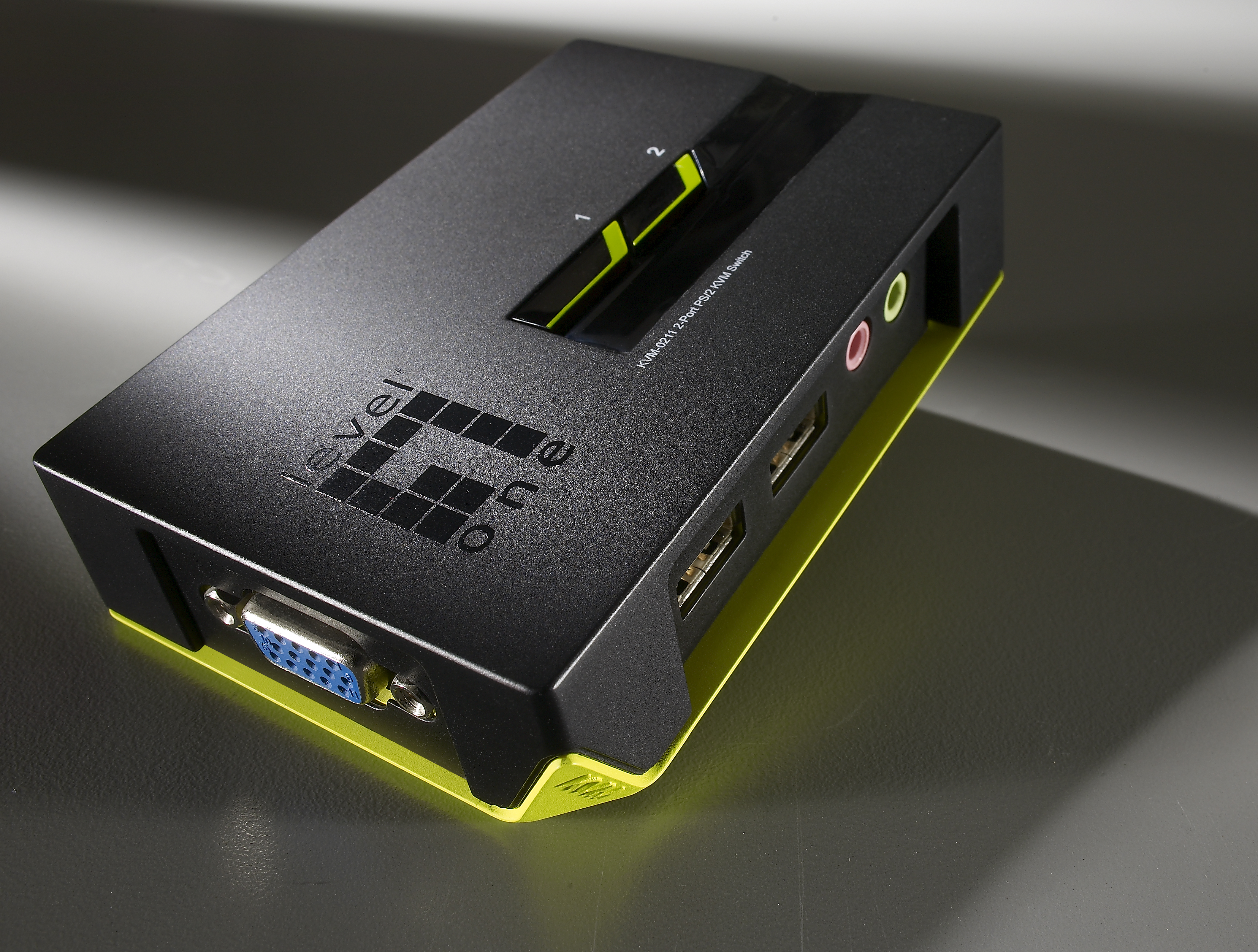 LevelOne KVM Switch 2-Port USB VGA audio support sw
