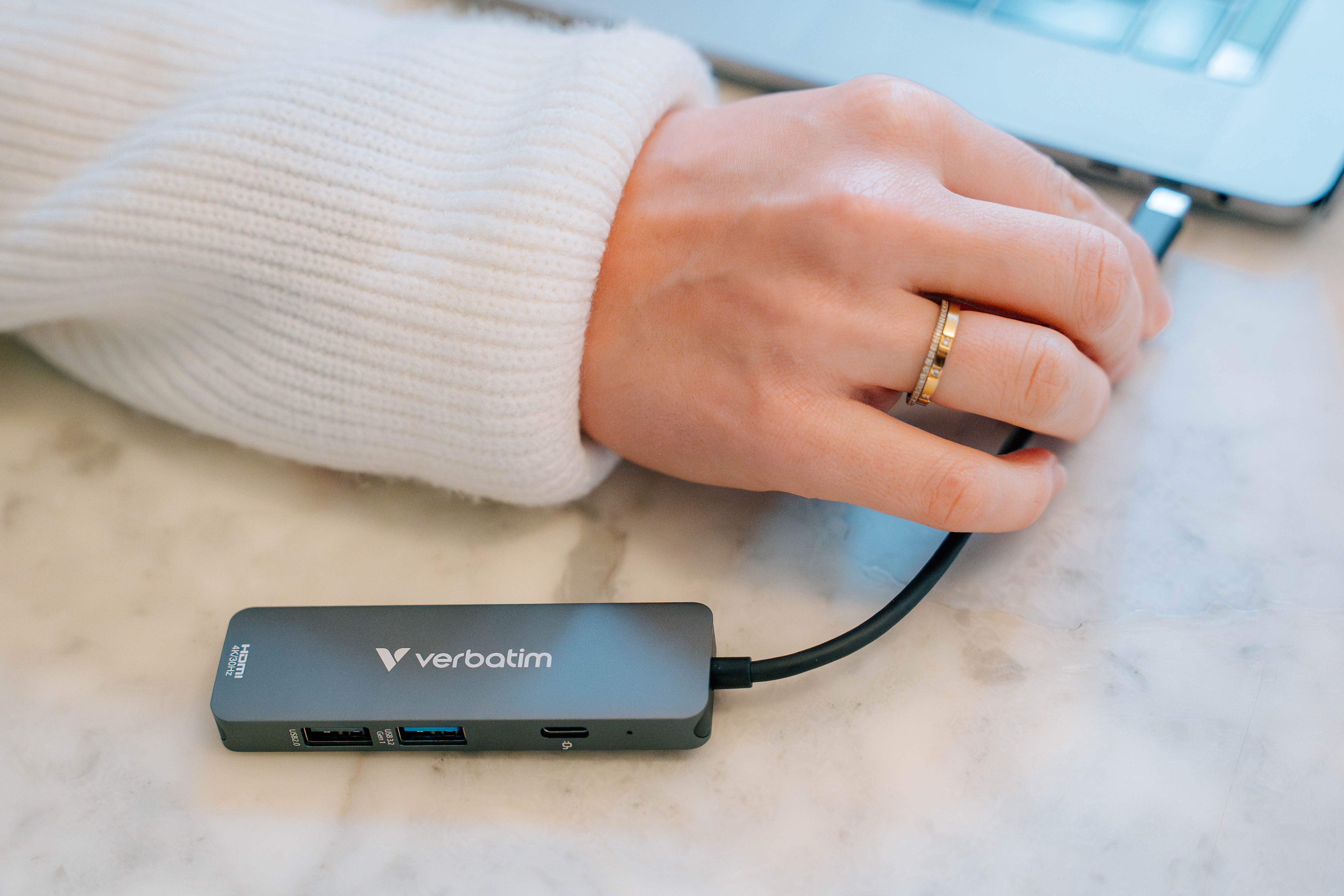 Verbatim USB-C Essentials Multi- Port Hub 4 Port 32155