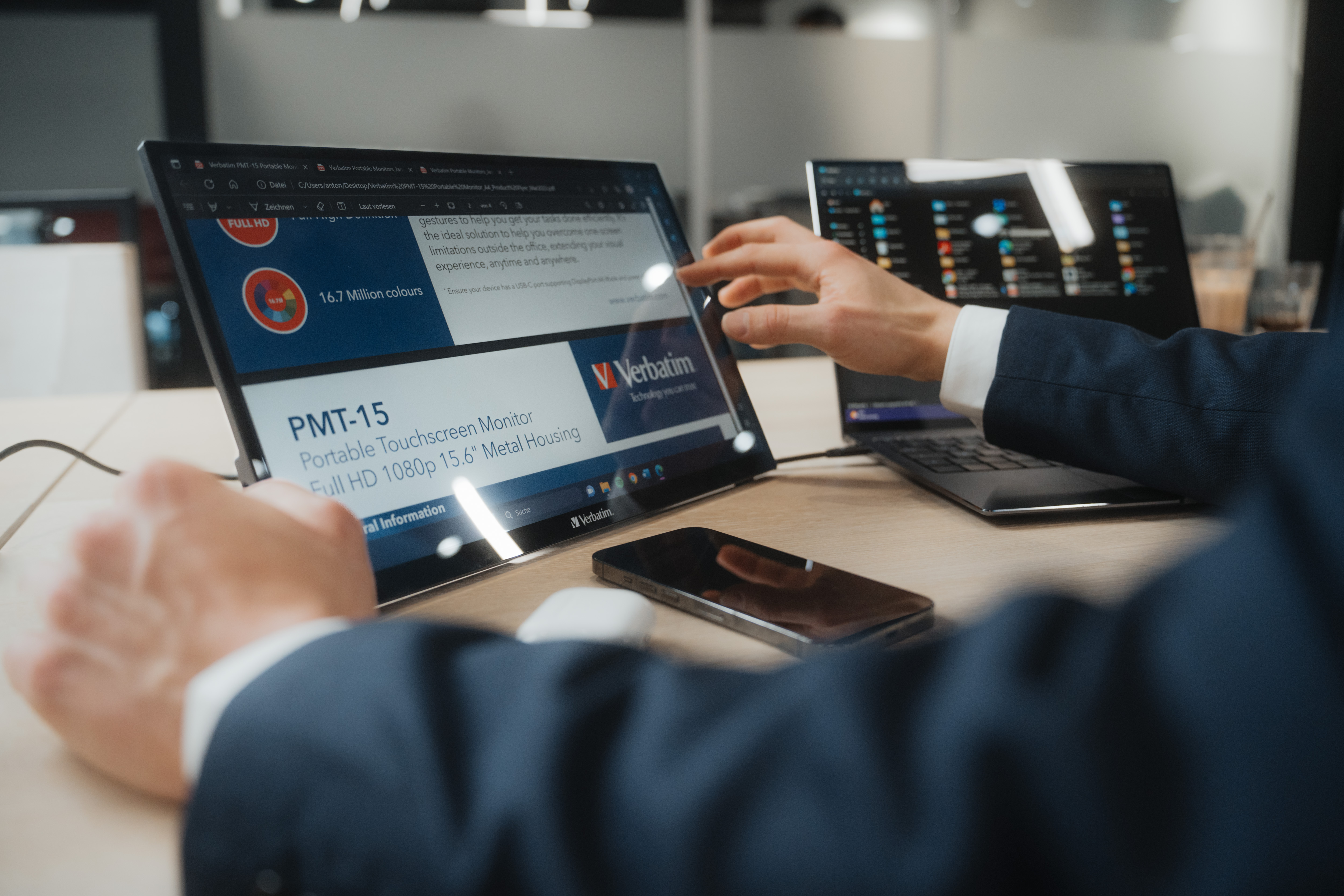 Verbatim PMT-17 Portable Touchscreen Monitor