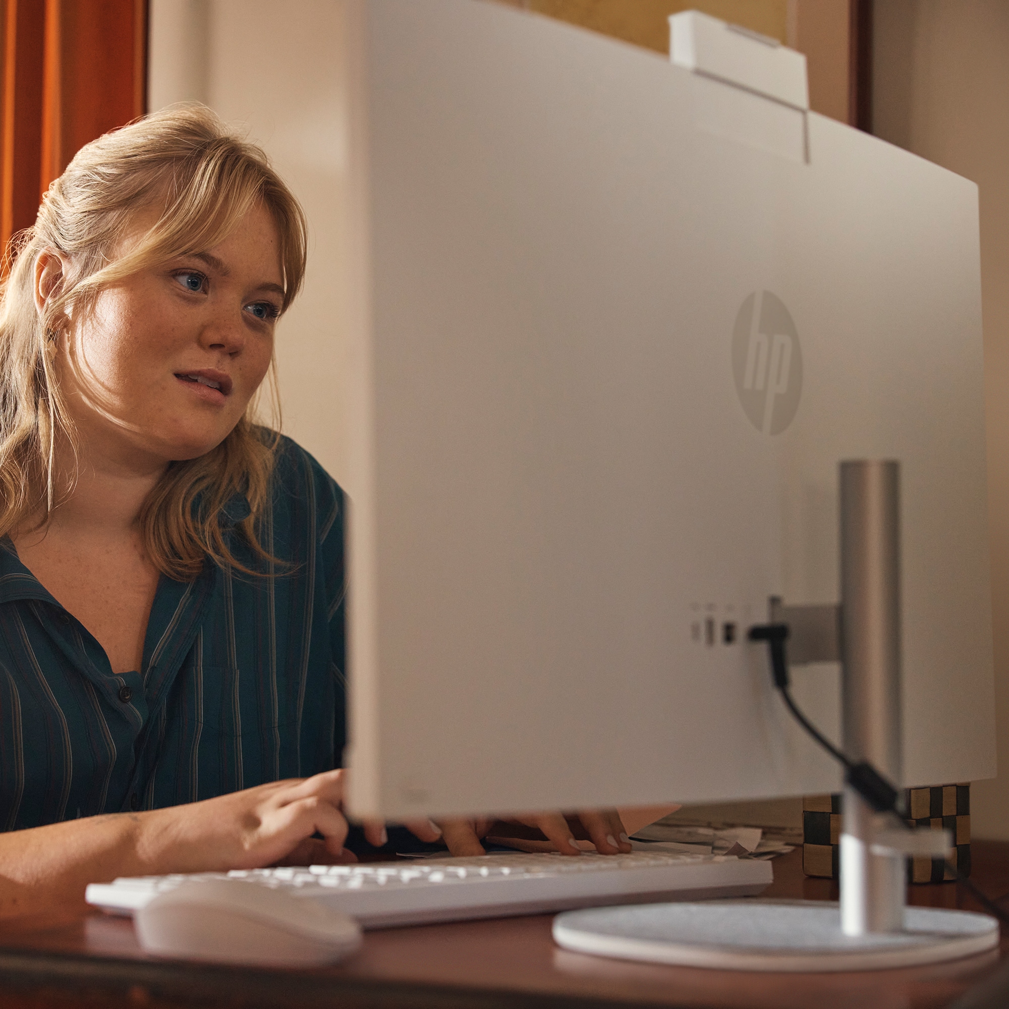 HP 27-cr0007ng All-in-One PC, 16 GB RAM, 512 GB SSD, AMD Ryzen™ 5 7520U