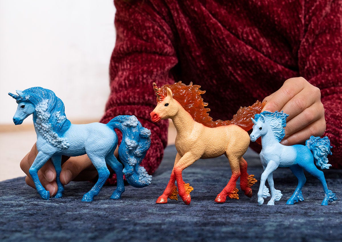 Bayala Elementa Feuereinhorn Hengst, Spielfigur