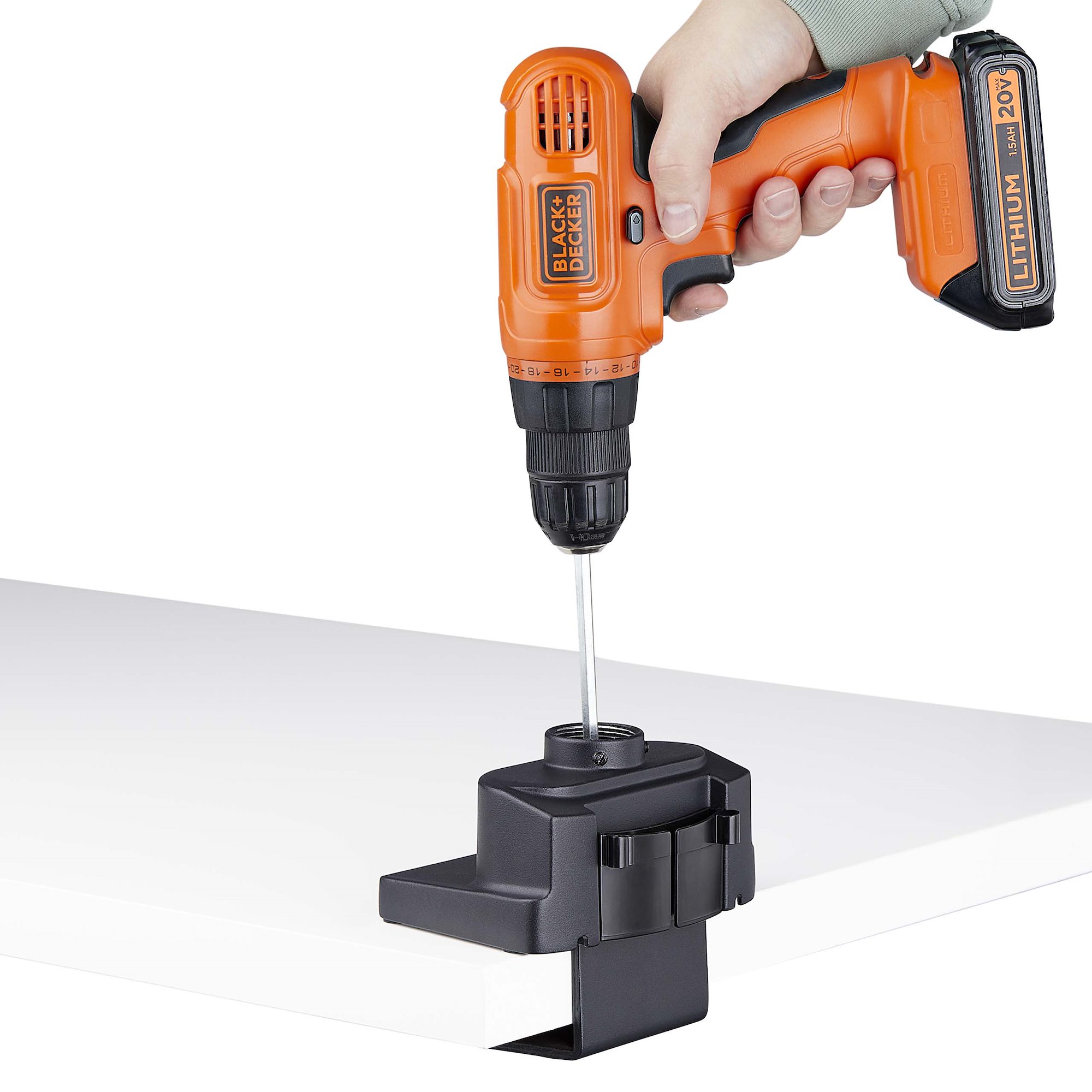 TRIPLE MONITOR DESK MOUNT TO 27INCH SCREENS SPRING ARMS