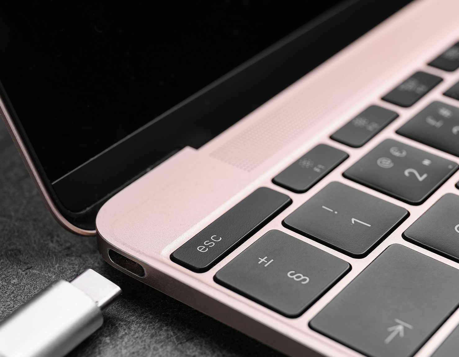 D-LINK DUB-2340 USB-C-Hub 3x USB-A 3.0 1x USB-A 3.0 Fast Charge 1x USB-C PD 3.0 mit Ladefunktion bis 60W