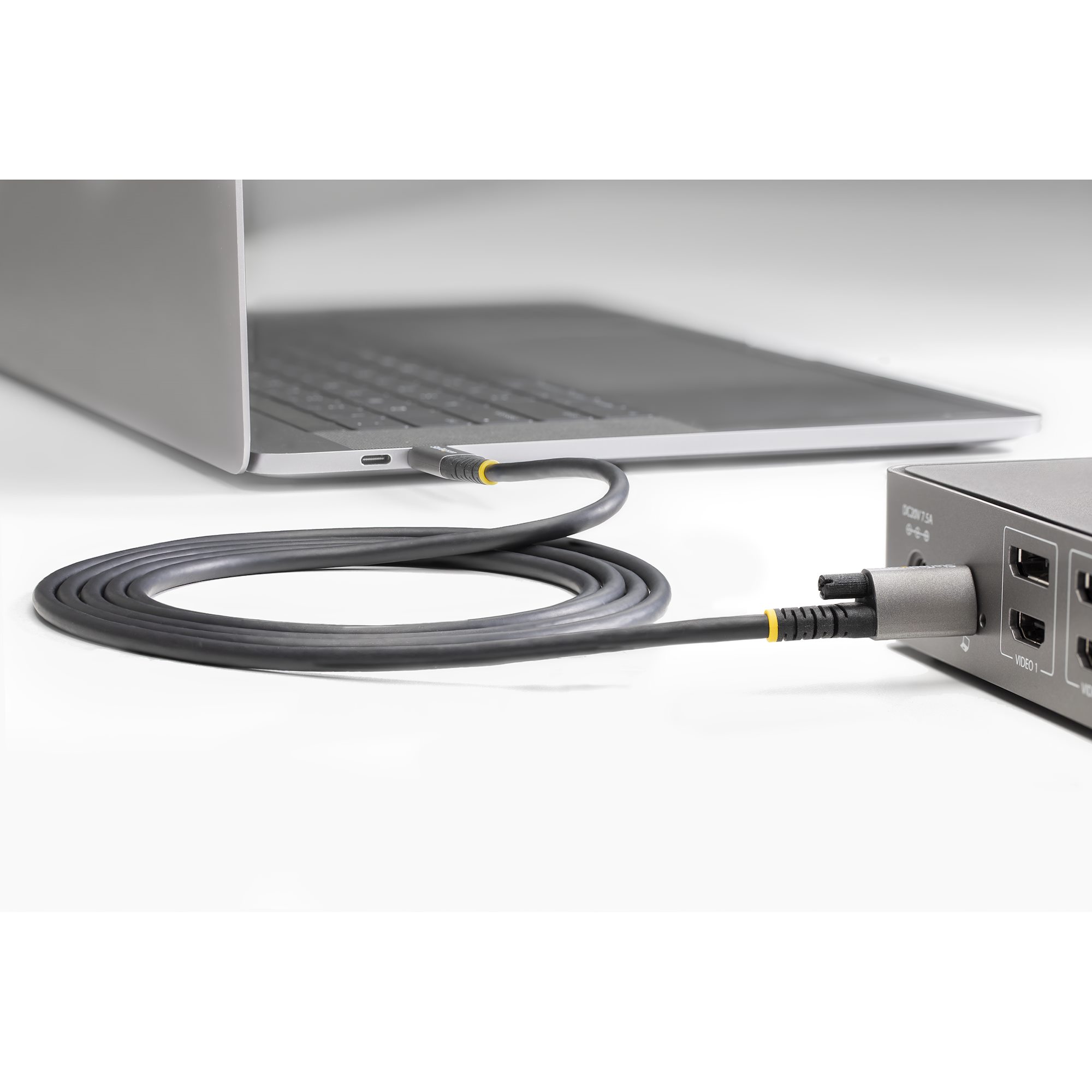 STARTECH.COM 1m USB-C cable with top screw locking 10Gbit/s - USB 3.1/3.2 Gen 2 Type-C cable - 100W 5A PD DP-Alt-Mode