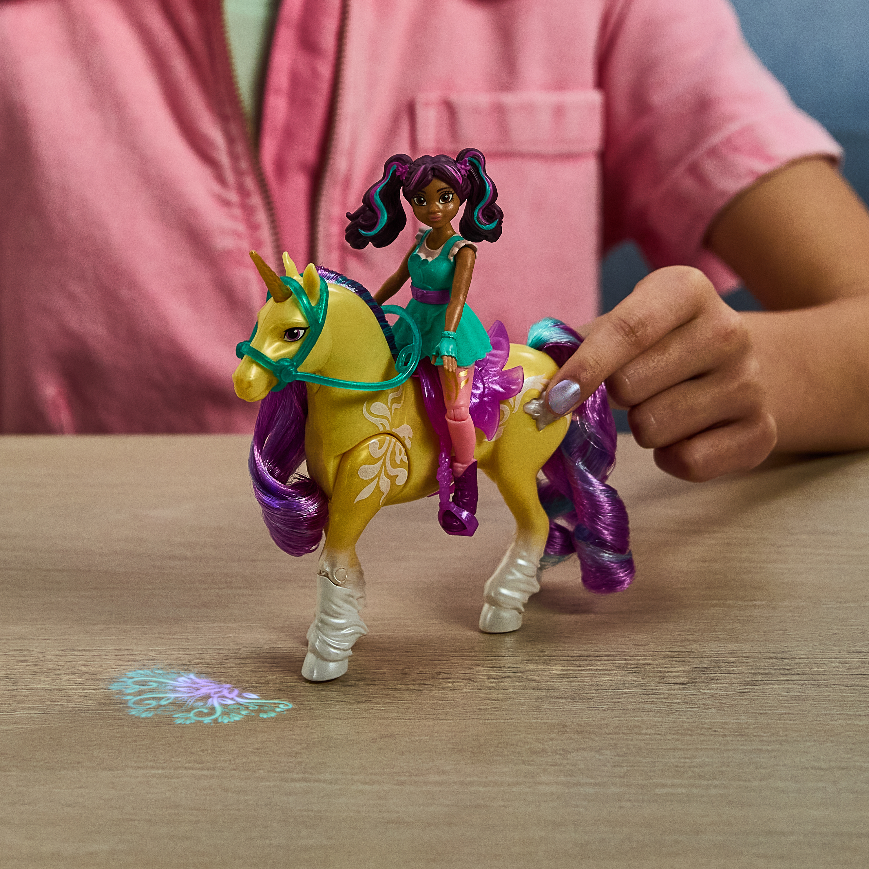 Unicorn Academy - Ava und Pflanzen-Magie Leaf, Spielfigur