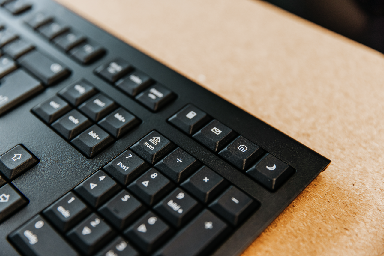 Keyboard Cherry KW 3000 Wireless black (EU) (JK-3000EU-2)
