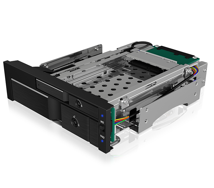 We-Ra. IcyBox 1x2,5+1x3,5 SATA/SAS=>2xSATA Host 5,25