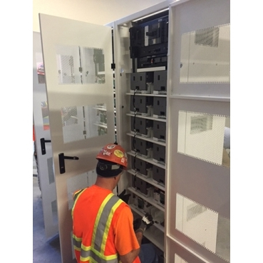 APC Scheduled Assembly Service fuer Symmetra PX 80/96 kW UPS - first XR Frame