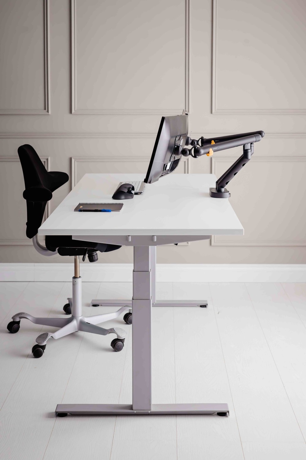 BakkerElkhuizen Monitorarm BE Flexible Dual dunkelgrau retail