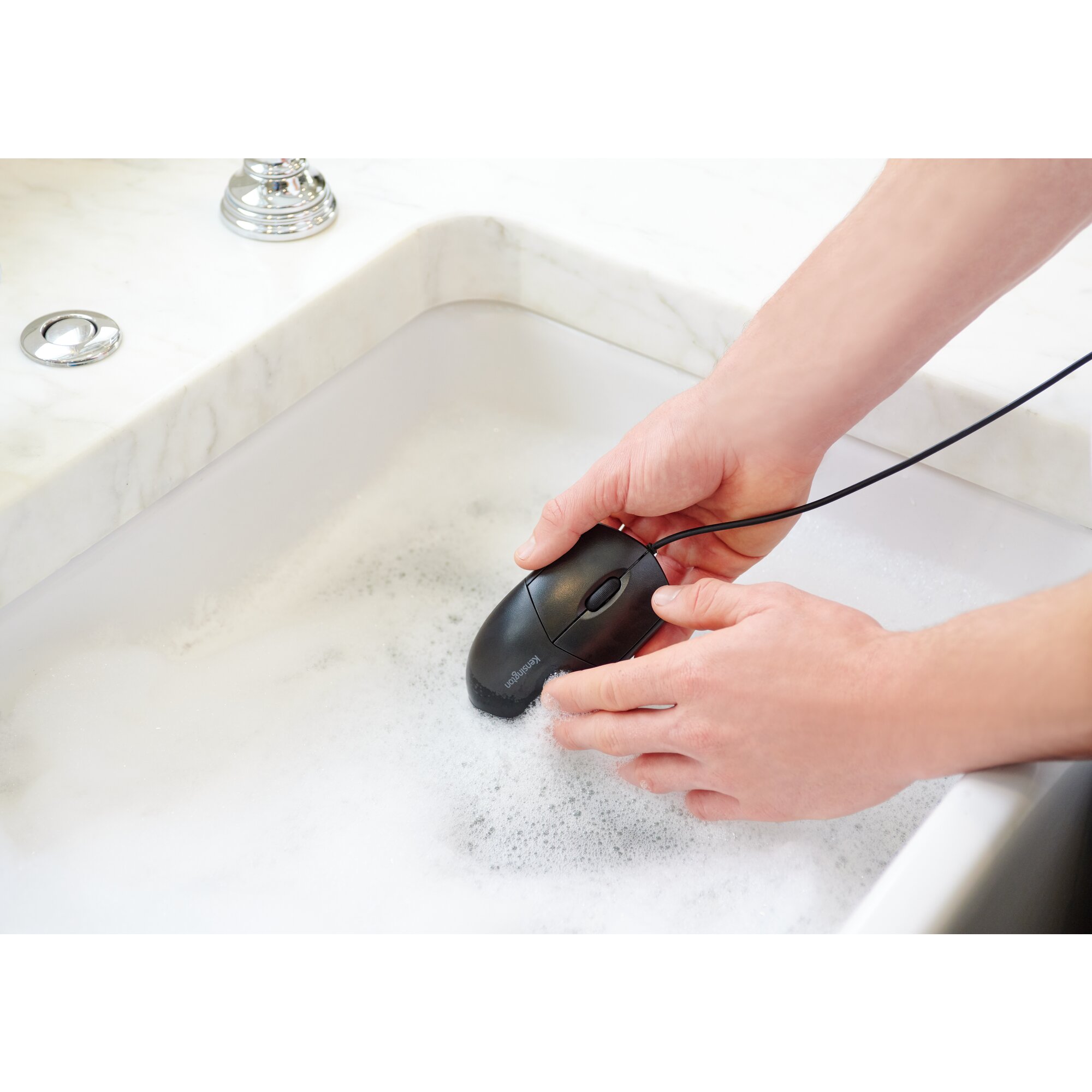 Kensington Pro Fit® abwaschbare Maus kabelgebunden schwarz