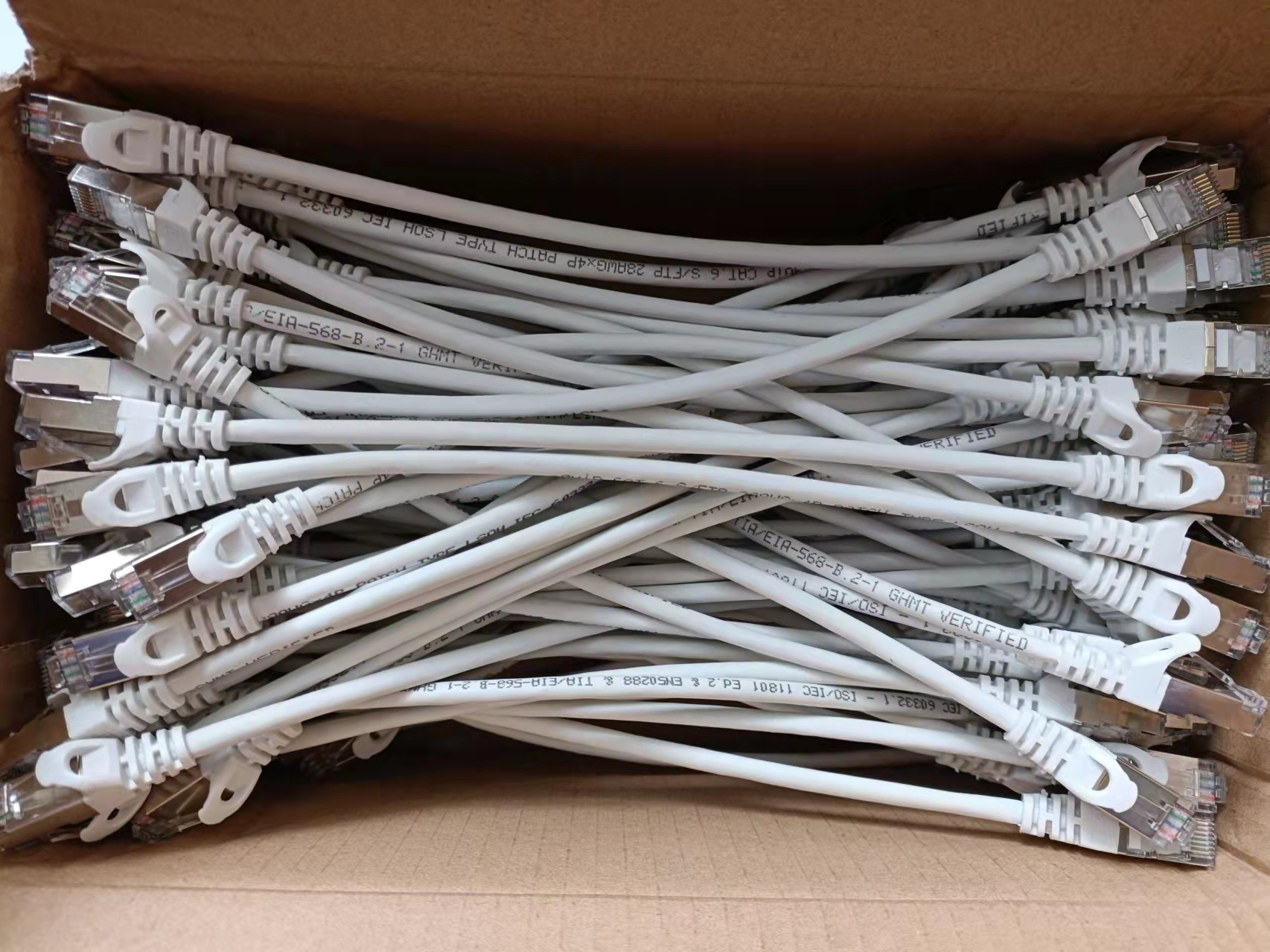 Equip Patchkabel Cat6 100x S/FTP 2xRJ45 0.25m weiß LSZH