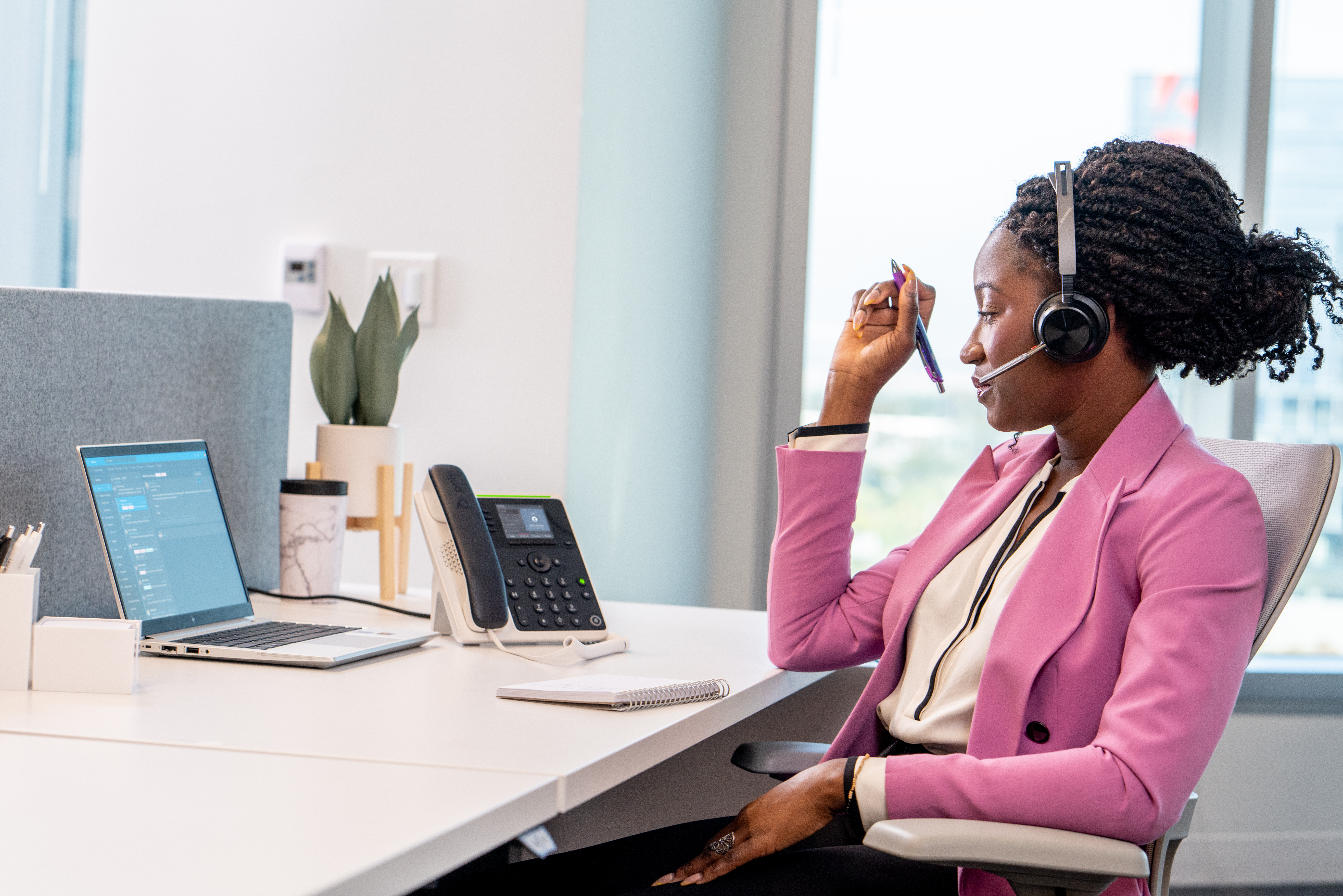 POLY EDGE E220 IP PHONE