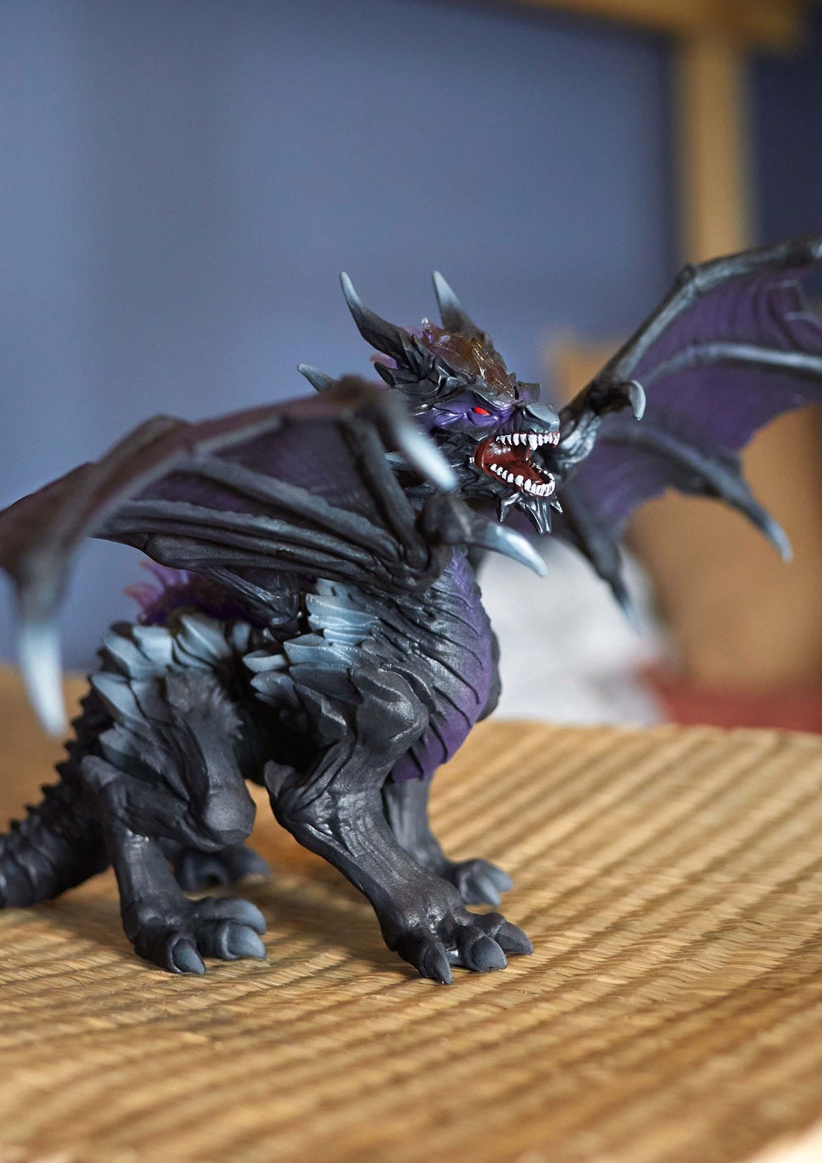 Eldrador Schattendrache, Spielfigur