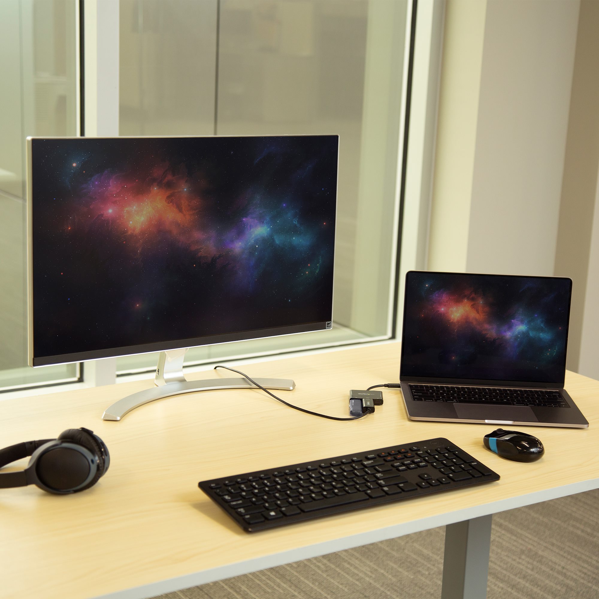 USB-C TO 4K HDMI ADAPTER W/ PD .