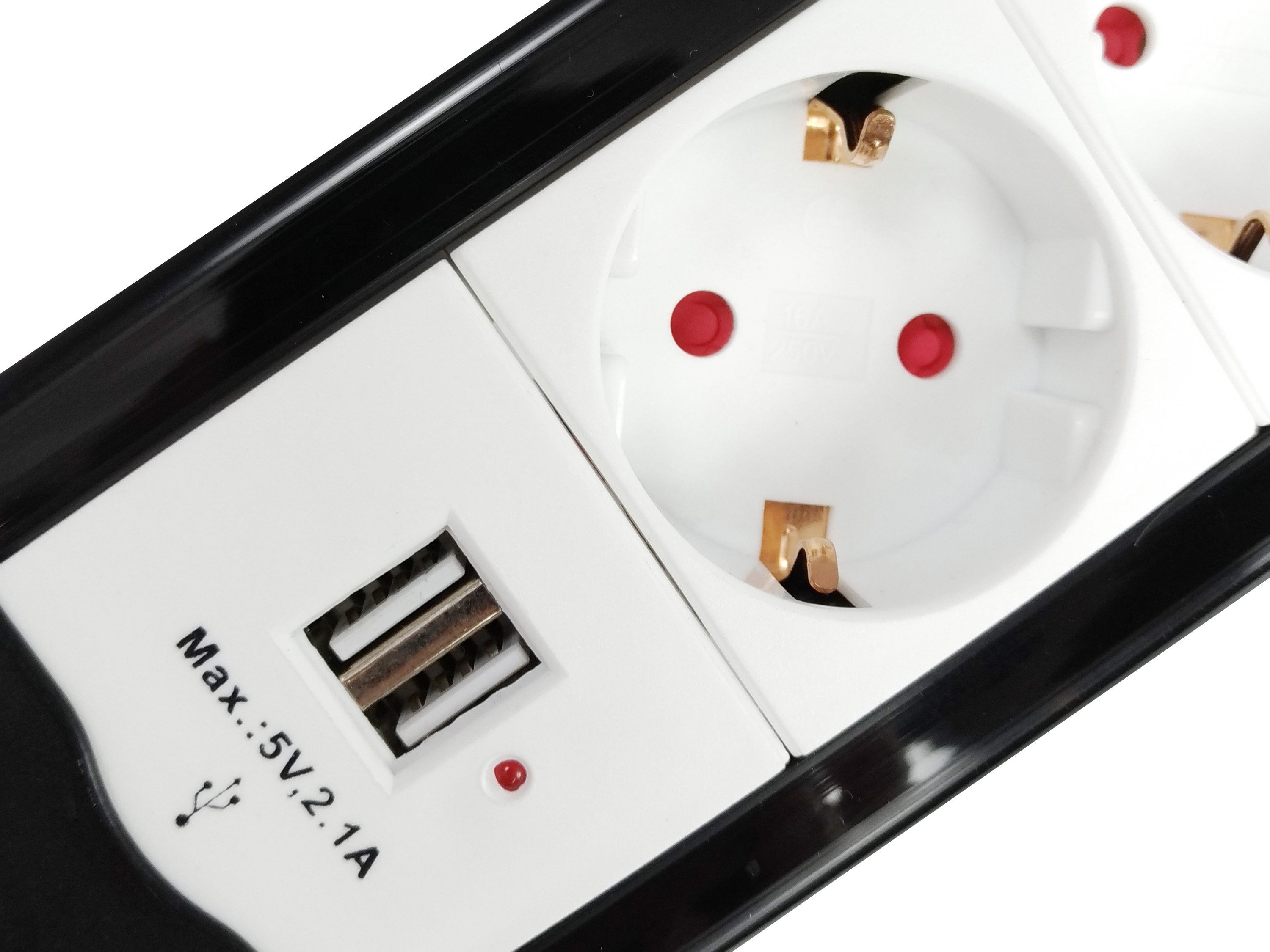 Equip Steckdosenleiste 3xSchuko/2xUSBA+Switch->St.90°CL ÜSS