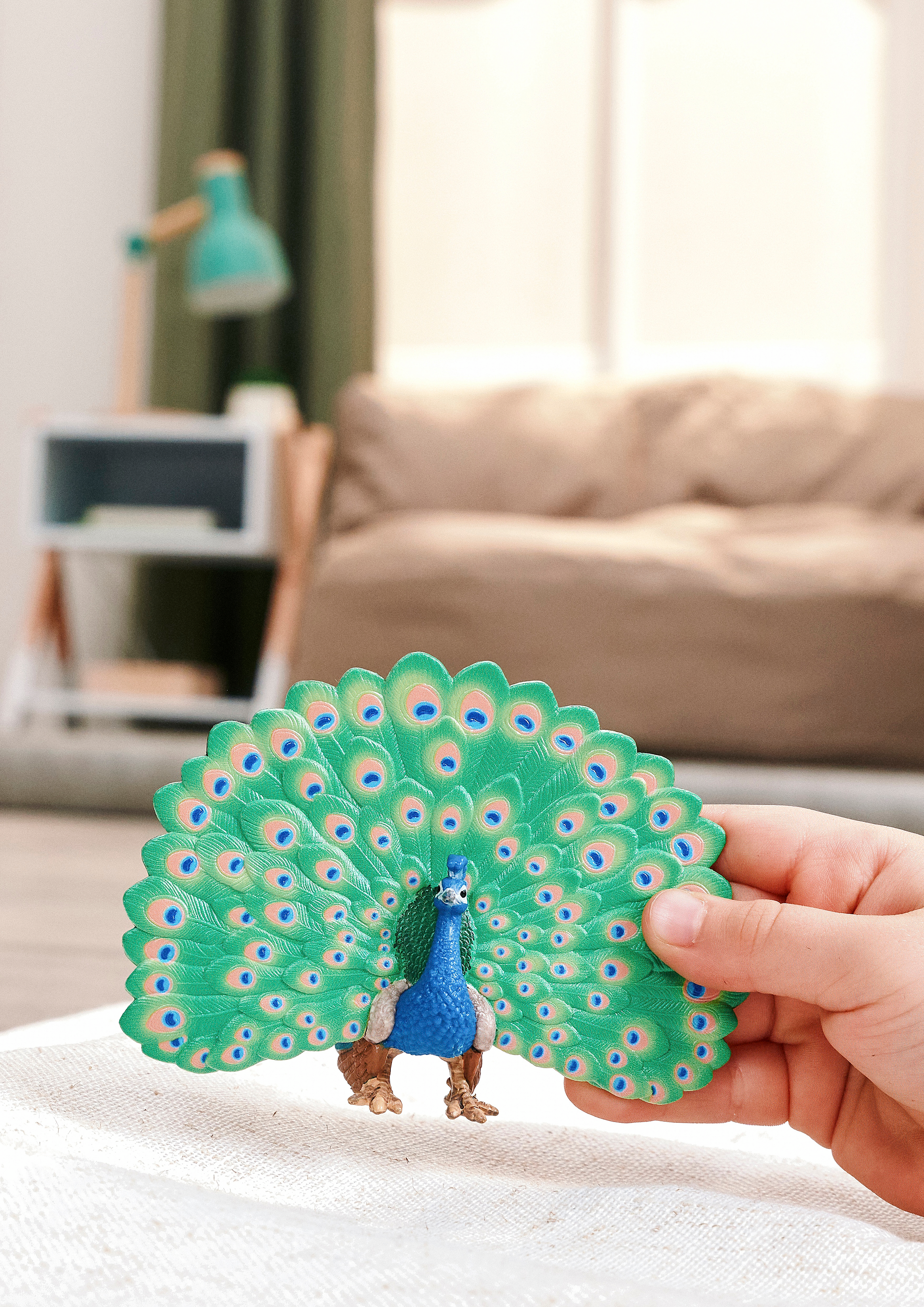 Farm World Pfau, Spielfigur
