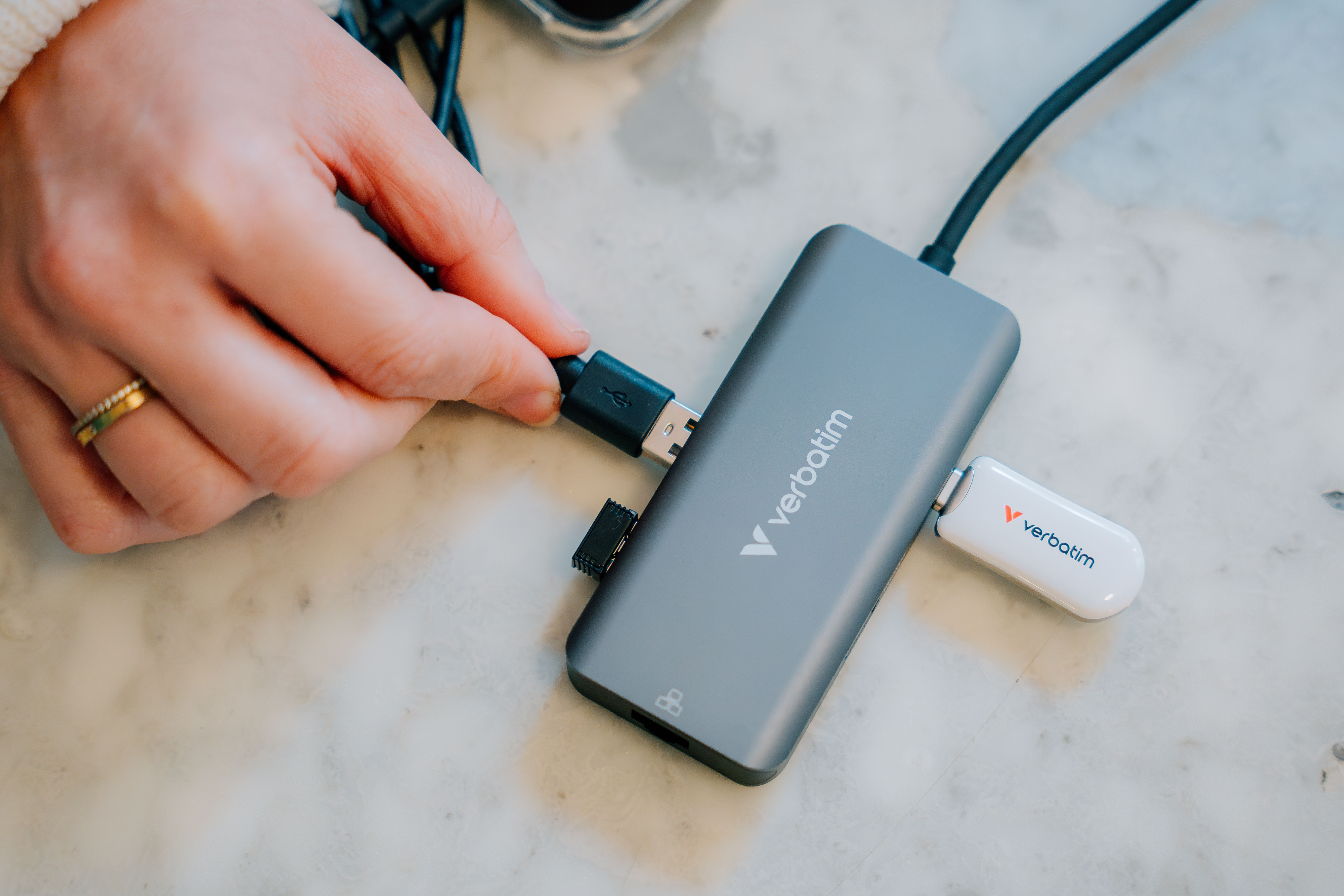 Verbatim Essentials Multiport HUB 32157 6-Port USB-C HDMI RJ45 Grau