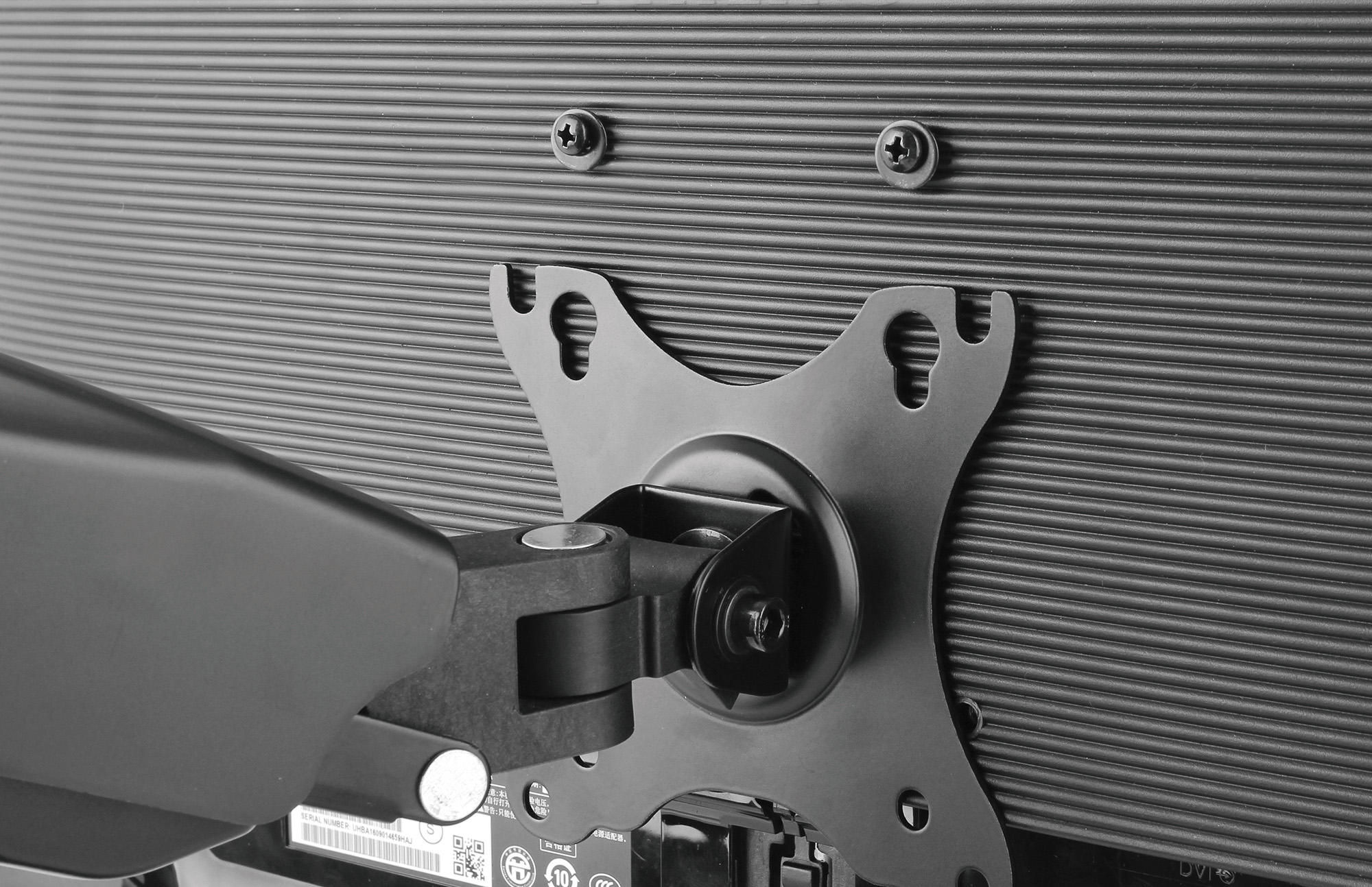 MANHATTAN Tischhalterung mit Gasdruckfeder für zwei Monitore 43,18 bis 81,28cm von 17 bis 32 Zoll und bis zu 9 kg pro Arm Aluminium