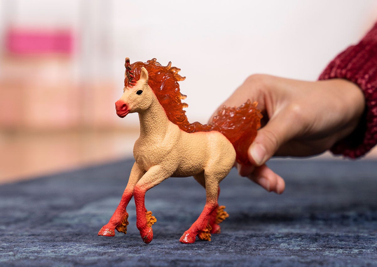 Bayala Elementa Feuereinhorn Hengst, Spielfigur