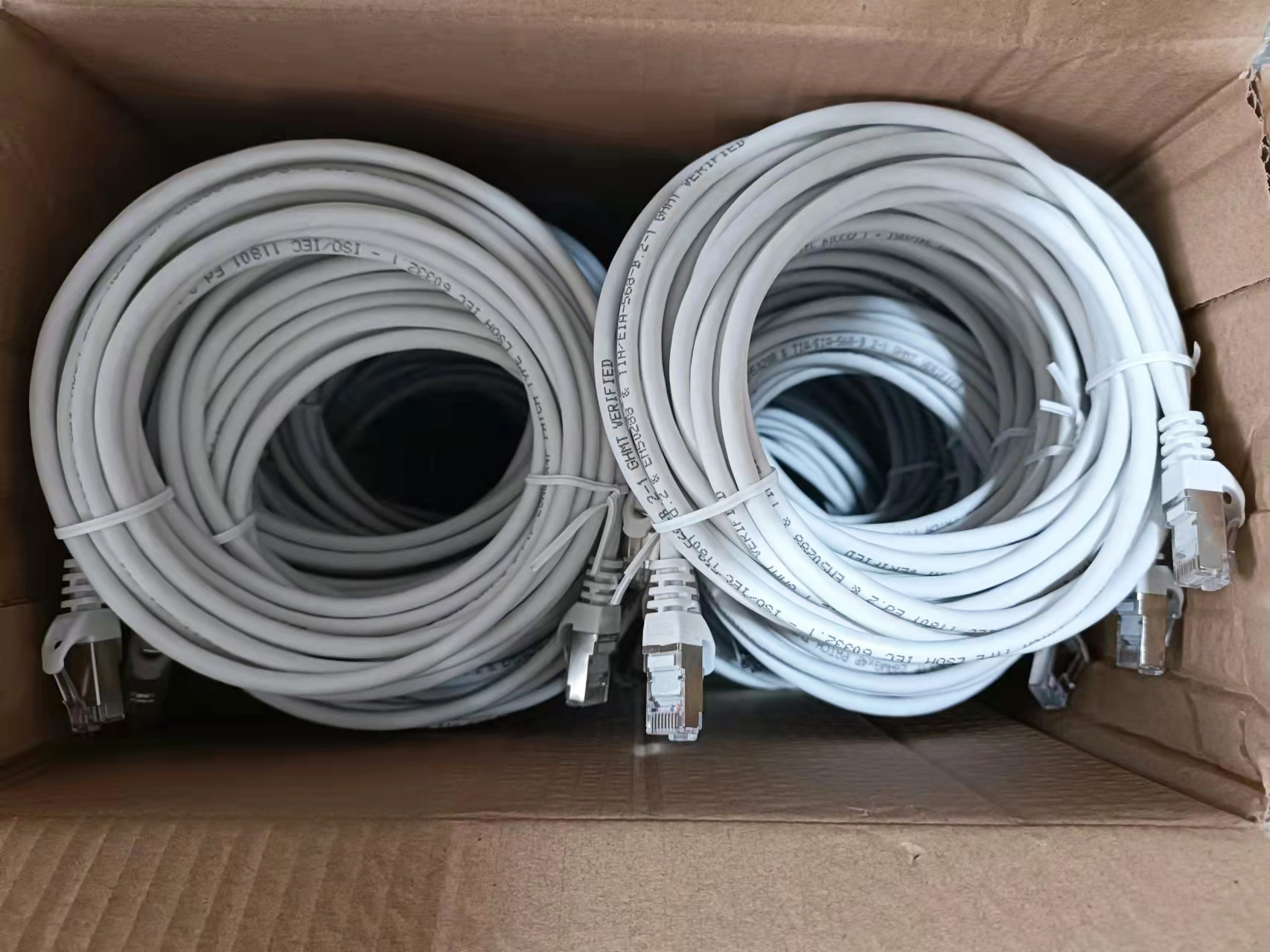 Equip Patchkabel Cat6 30x S/FTP 2xRJ45 5.00m weiß LSZH