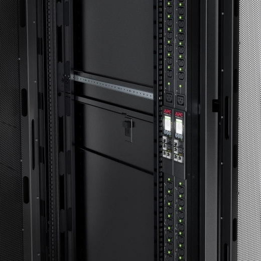 APC Rack PDU 9000 Switched ZeroU 32A 230V 21 C13 & 3 C19