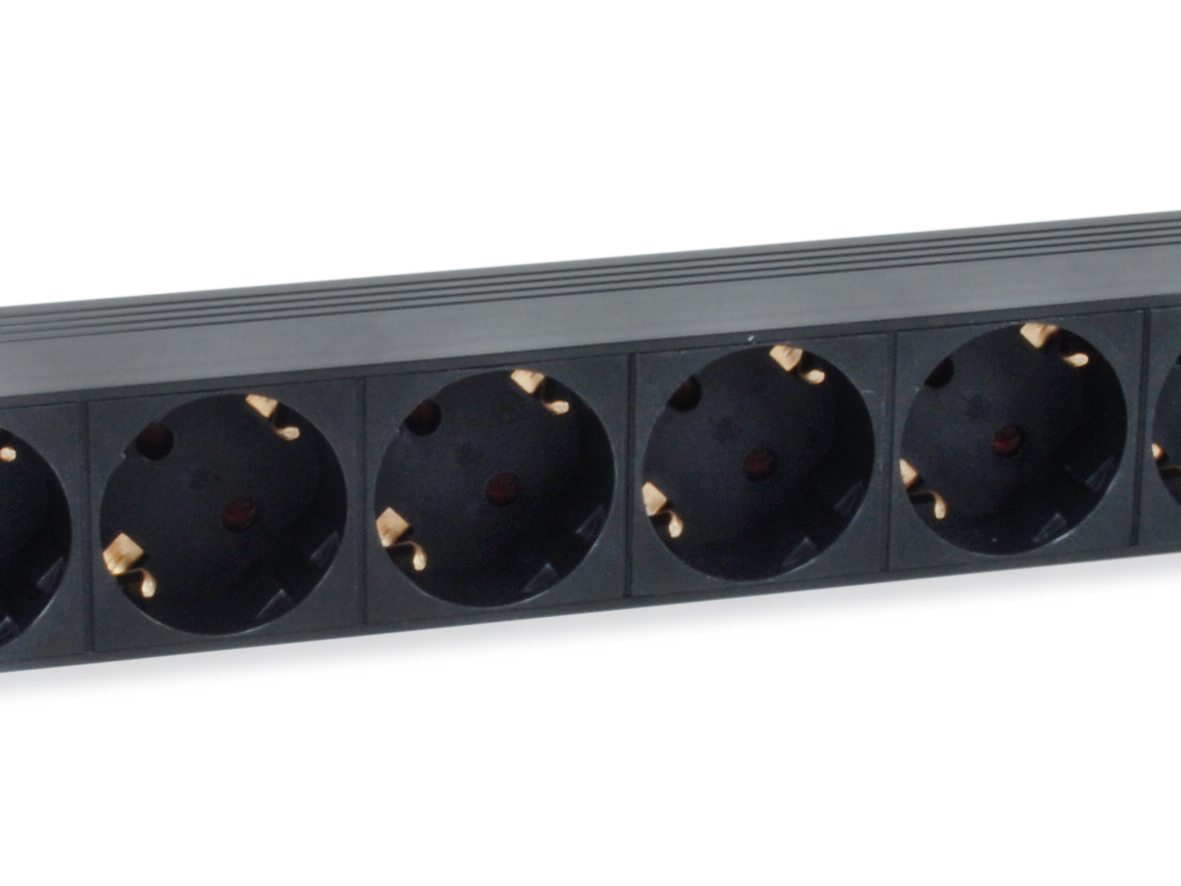 Equip 19 Steckdosenleiste 8xSchuko+Switch->St.IEC320-C14