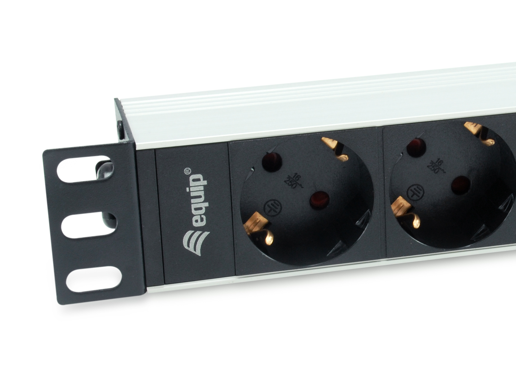 Equip 10 Steckdosenleiste 4xSchuko->St.90° si. Alu.