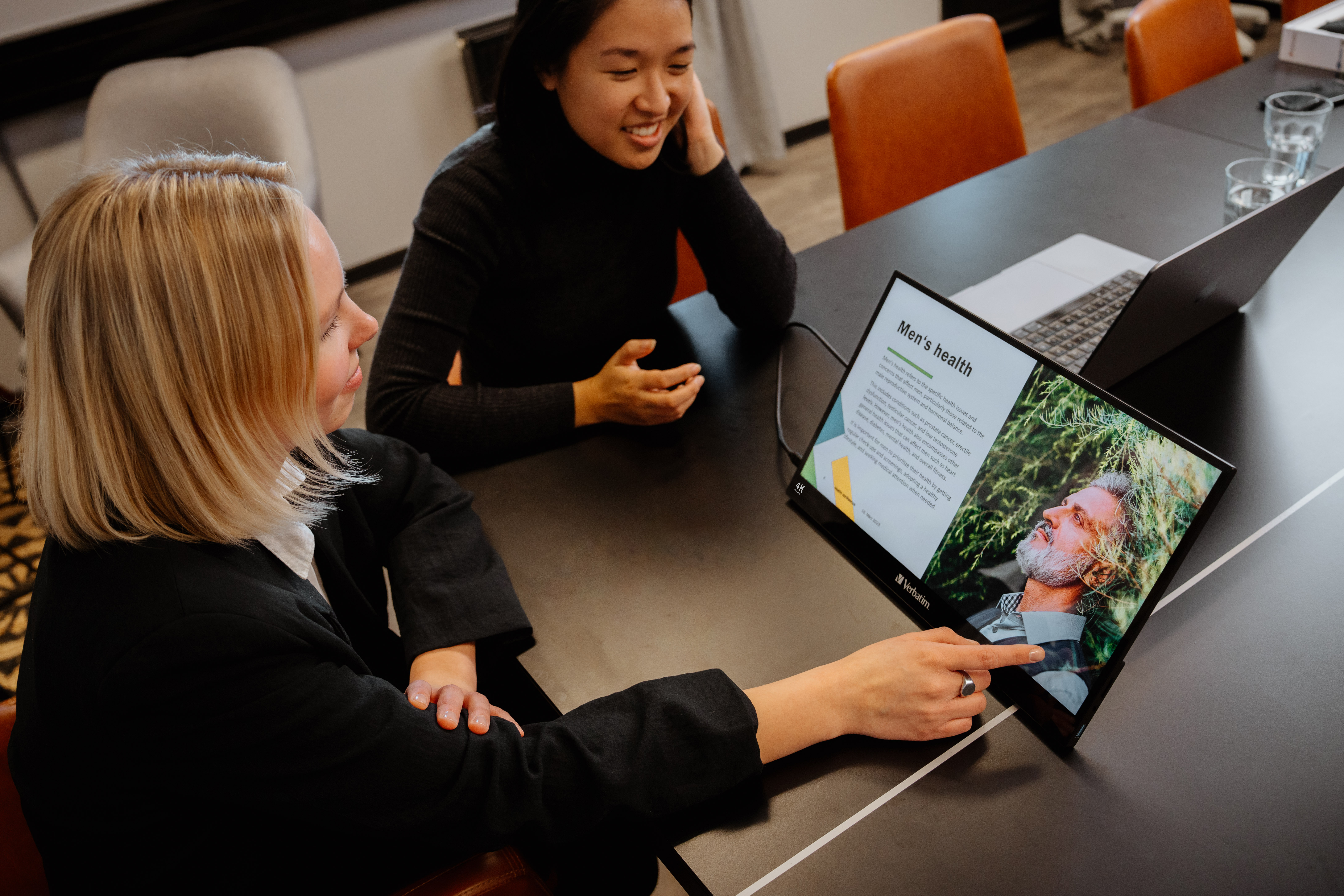 Verbatim PMT-17 4K Portable Touchscreen Display