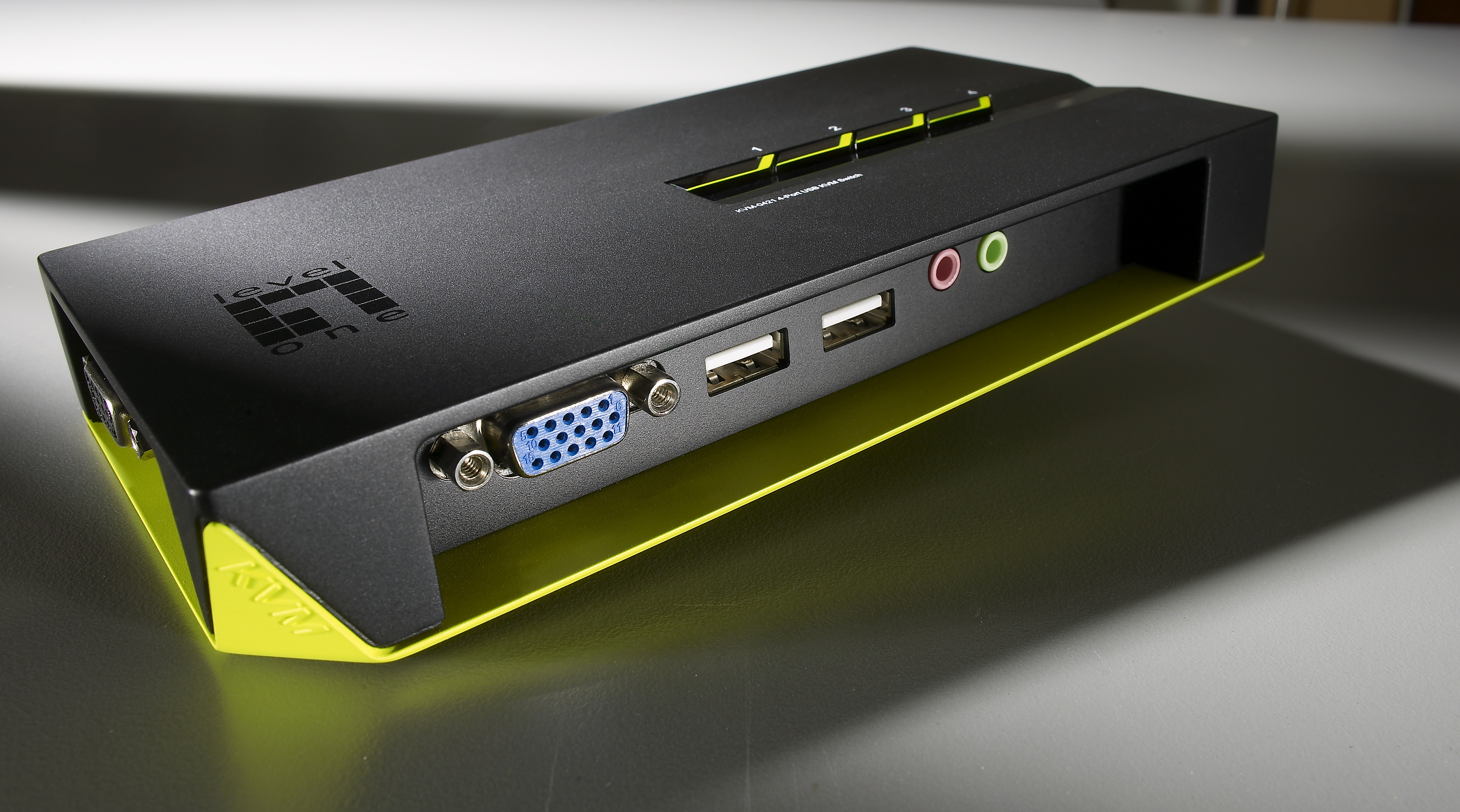 LevelOne KVM Switch 4-Port USB VGA audio support sw
