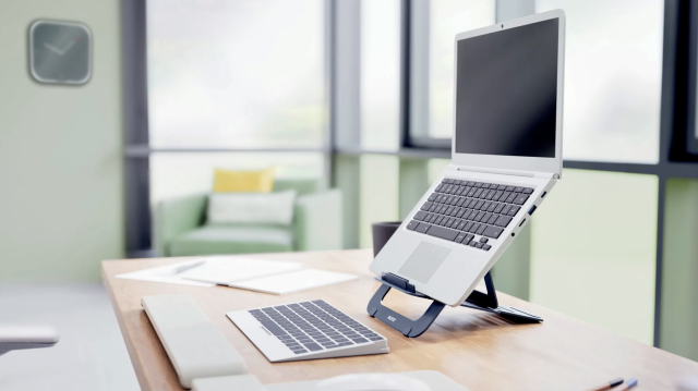 AKTION: LEITZ Laptop-Ständer Ergo Ultraflach aus Aluminium 63460089 dunkelgrau mit Prämie nach Registrierung