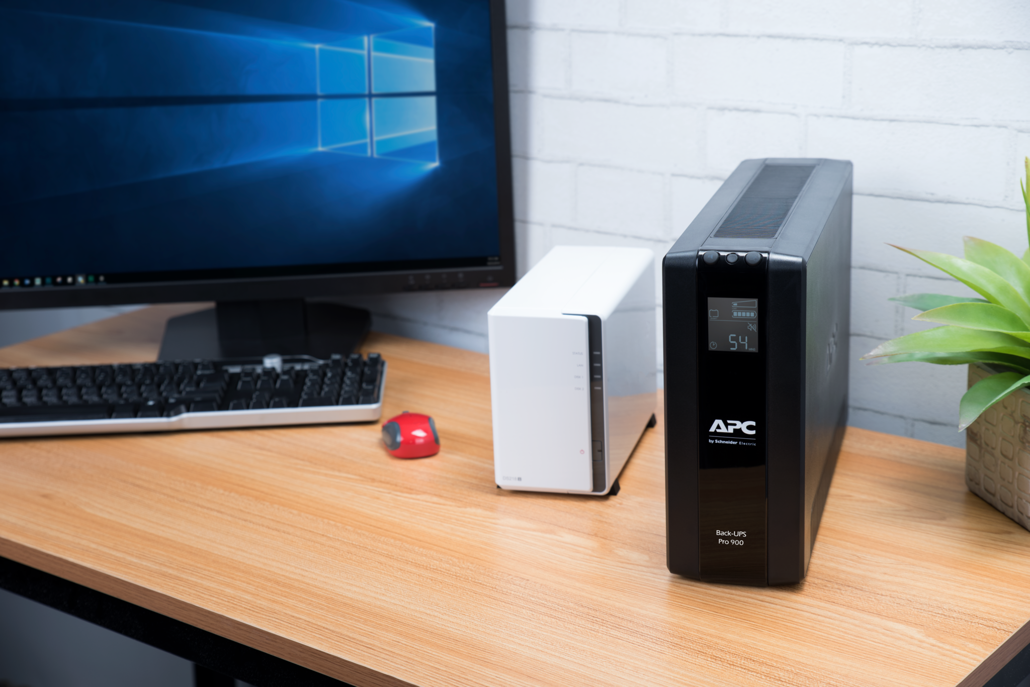 BACK UPS PRO BR 900VA 6 OUTLETS AVR LCD INTERFACE BACK UPS PRO B
