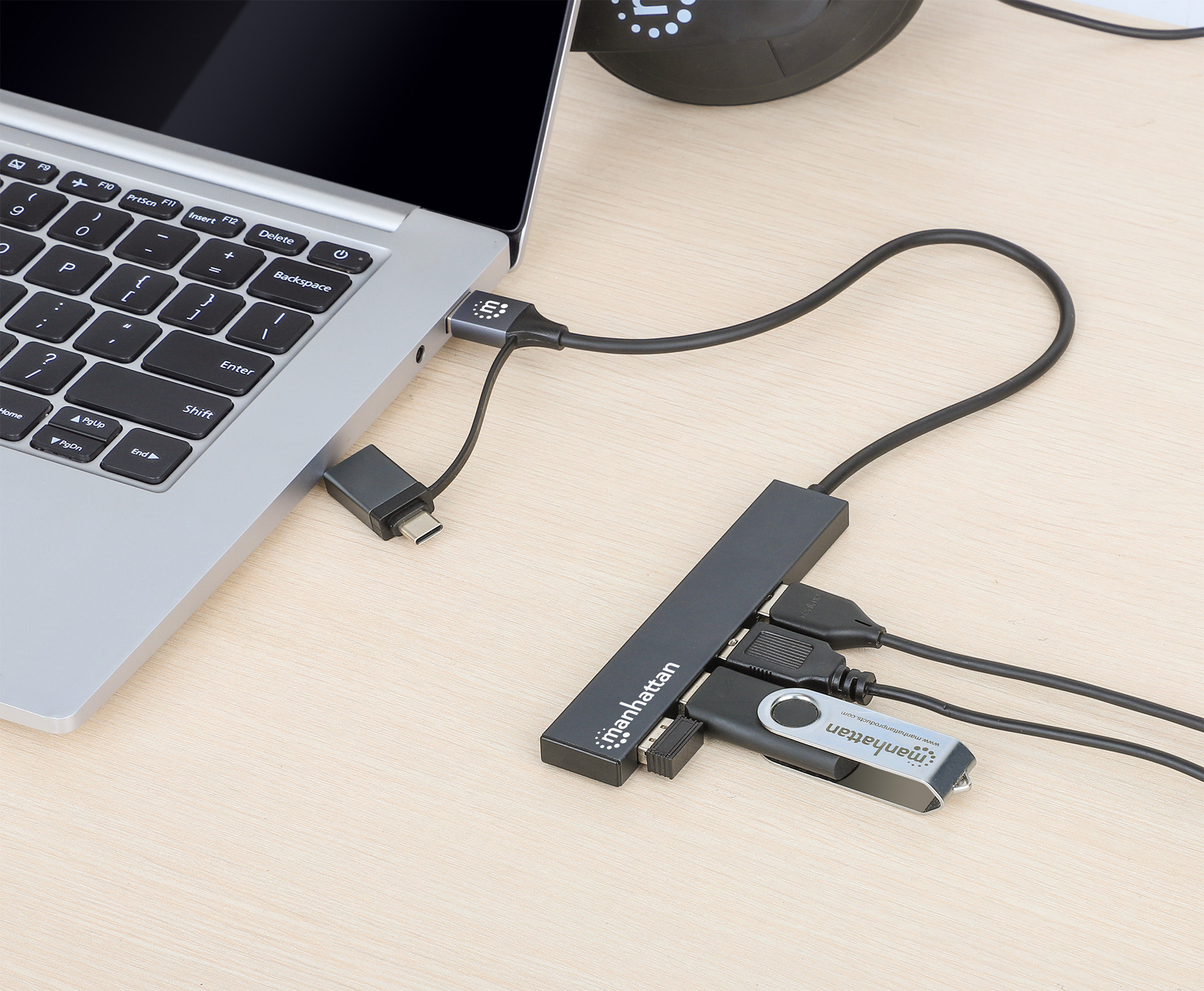 MANHATTAN 4-Port USB 3.0 Typ-C/-A Hub USB-C und USB-A-Stecker auf 4x USB-A-Buchsen 5 Gbit/s USB 3.2 Gen 1 Strom über USB Space Grau