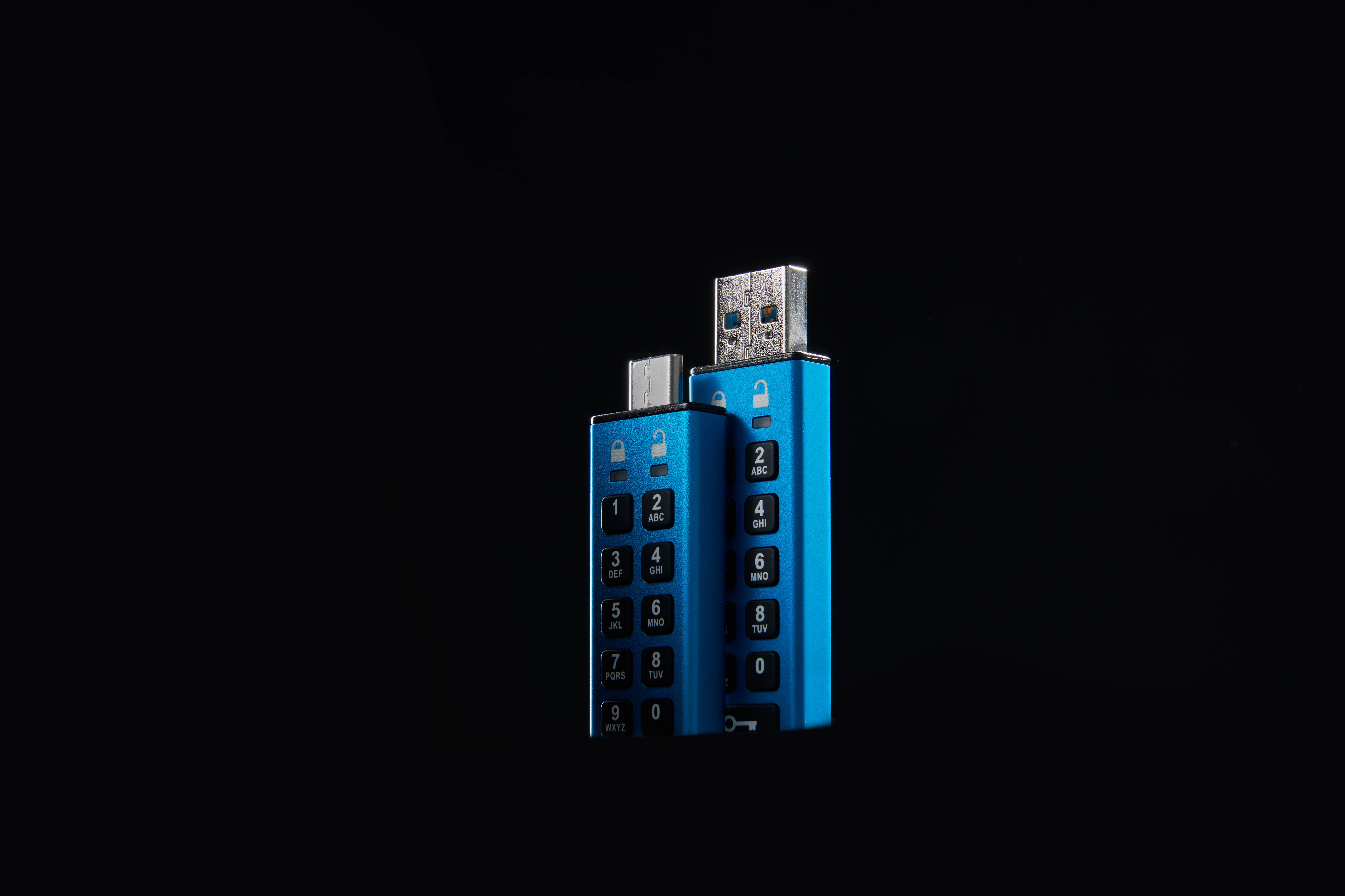 KINGSTON 16GB IronKey Keypad 200 FIPS 140-3 Lvl 3 Pending AES-256 Encrypted