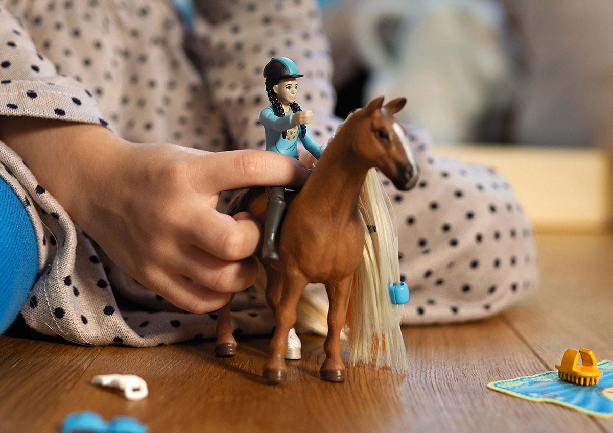 Schleich® Horse Club Sofias Beauties 42585 Kim und Caramelo Spielfiguren-Set