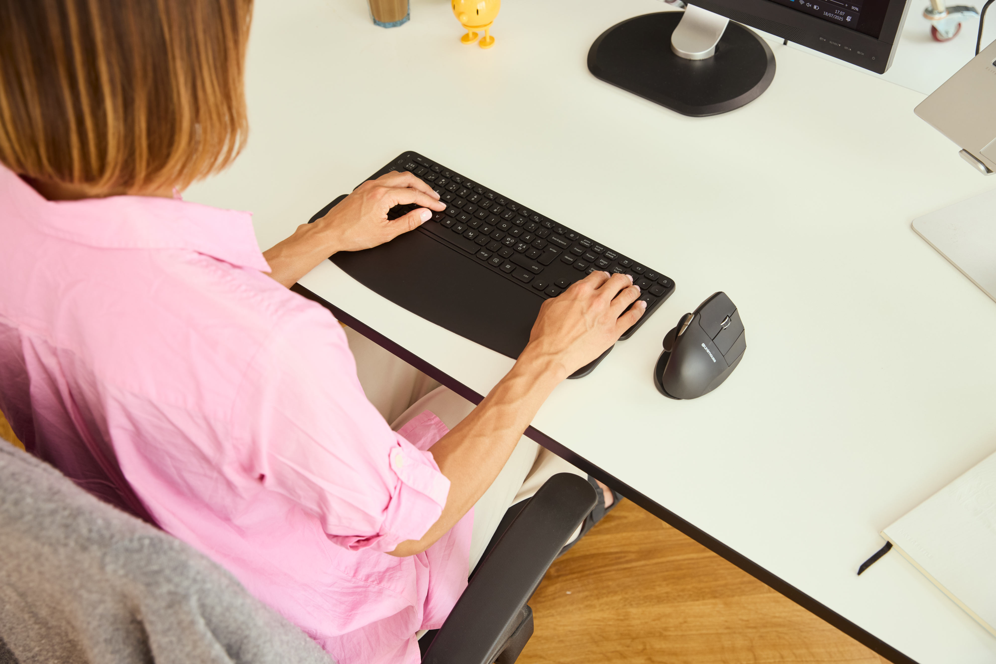 Contour Balance Keyboard Full-Size wrist rest schwarz