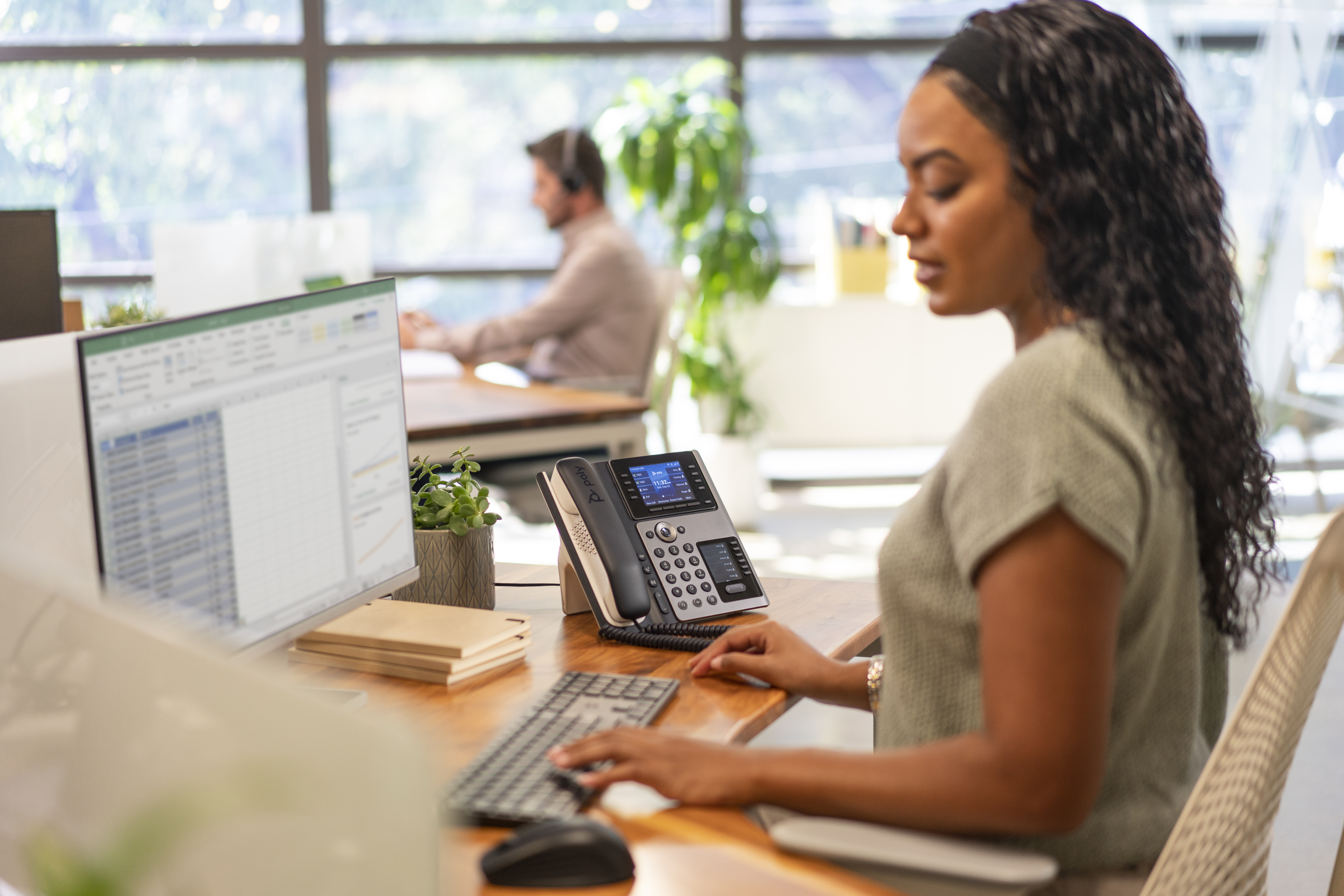 POLY EDGE E450 IP PHONE AND POE-ENABLED