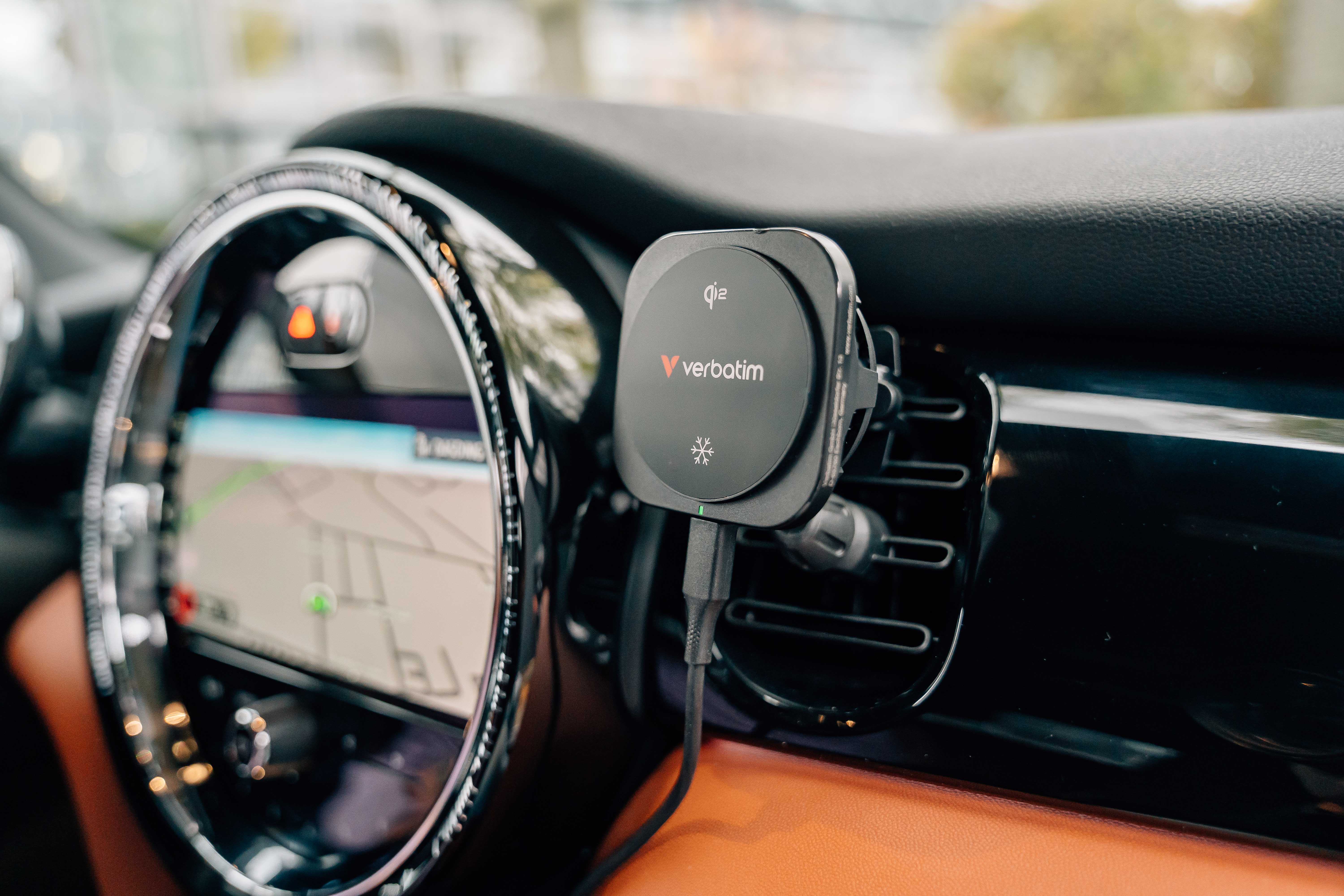 Charge ''n'' Drive Qi2, Ladegerät