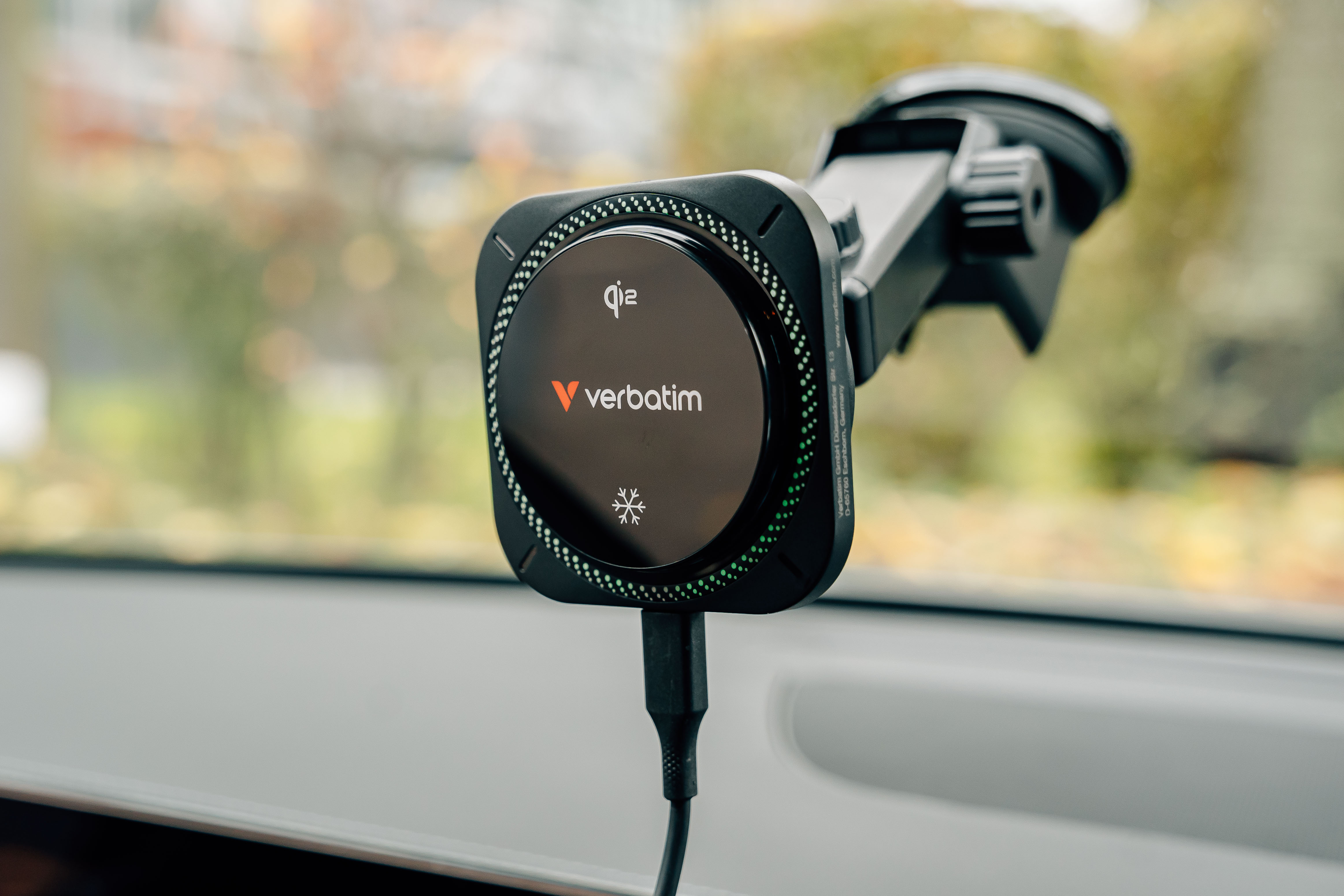 Verbatim Charge 'n' Drive Qi2 Magnetic Wireless Charger RGB