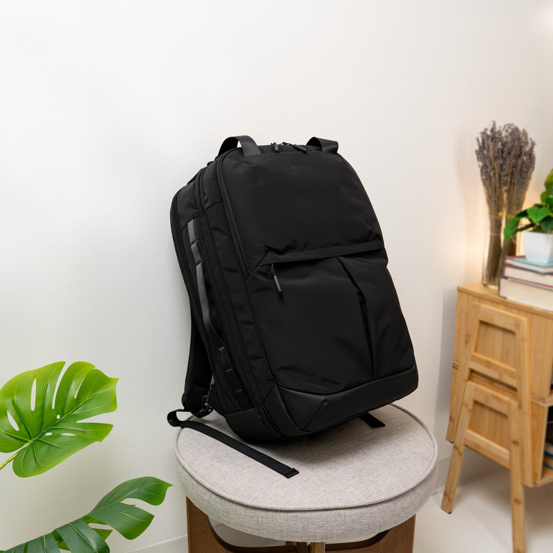 TARGUS LIGHTWEIGHT TRAVEL BACKP 15.6IN BLACK