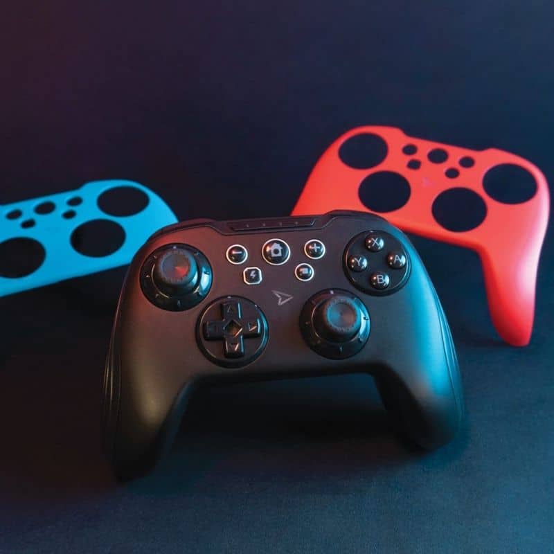 LEXIP X STEELPLAY Wireless Customizable Controller + 2 Cases Switch