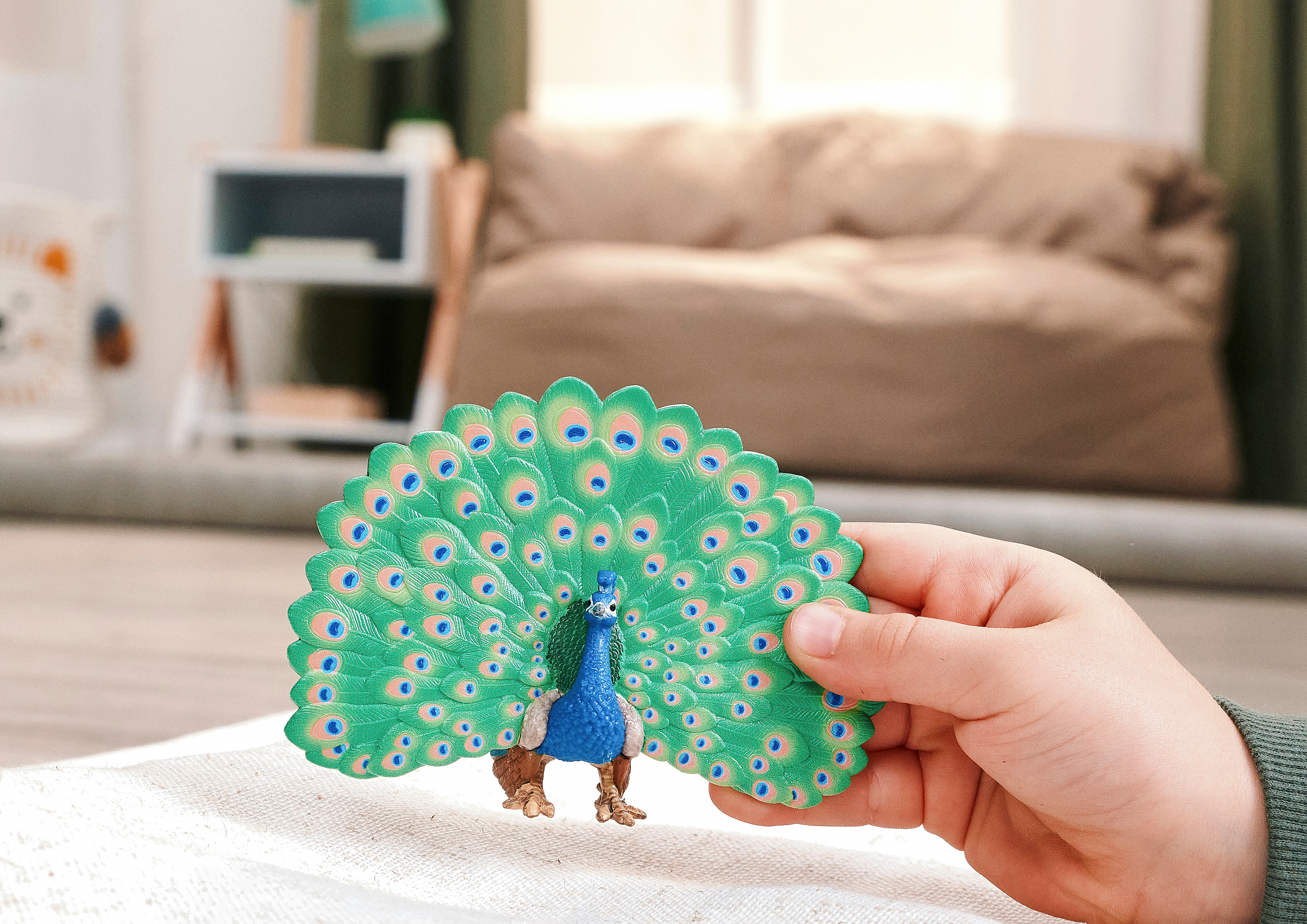 Farm World Pfau, Spielfigur