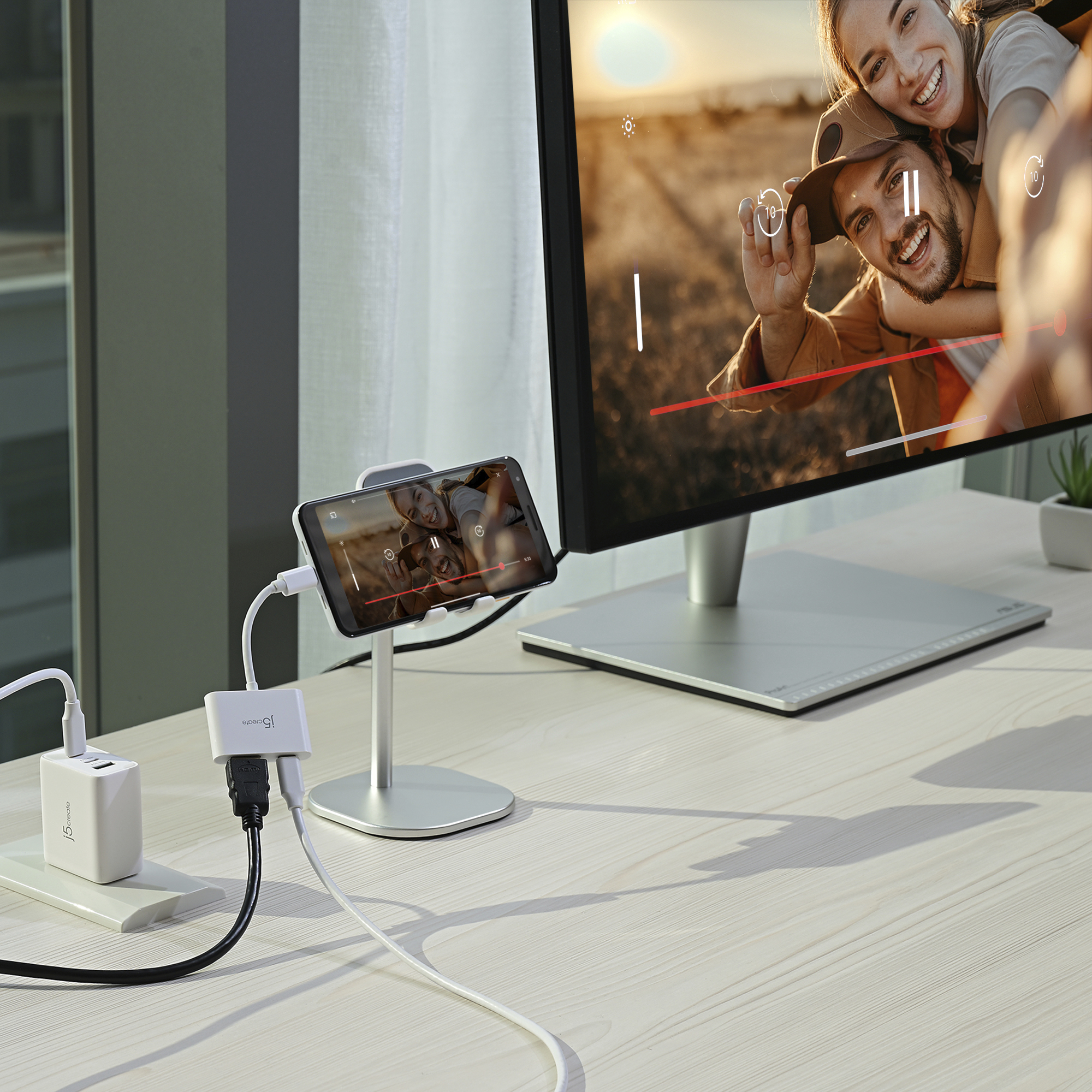 USB-C TO 4K HDMI ADAPTER ADAPTER WITH POWER DELIVERY