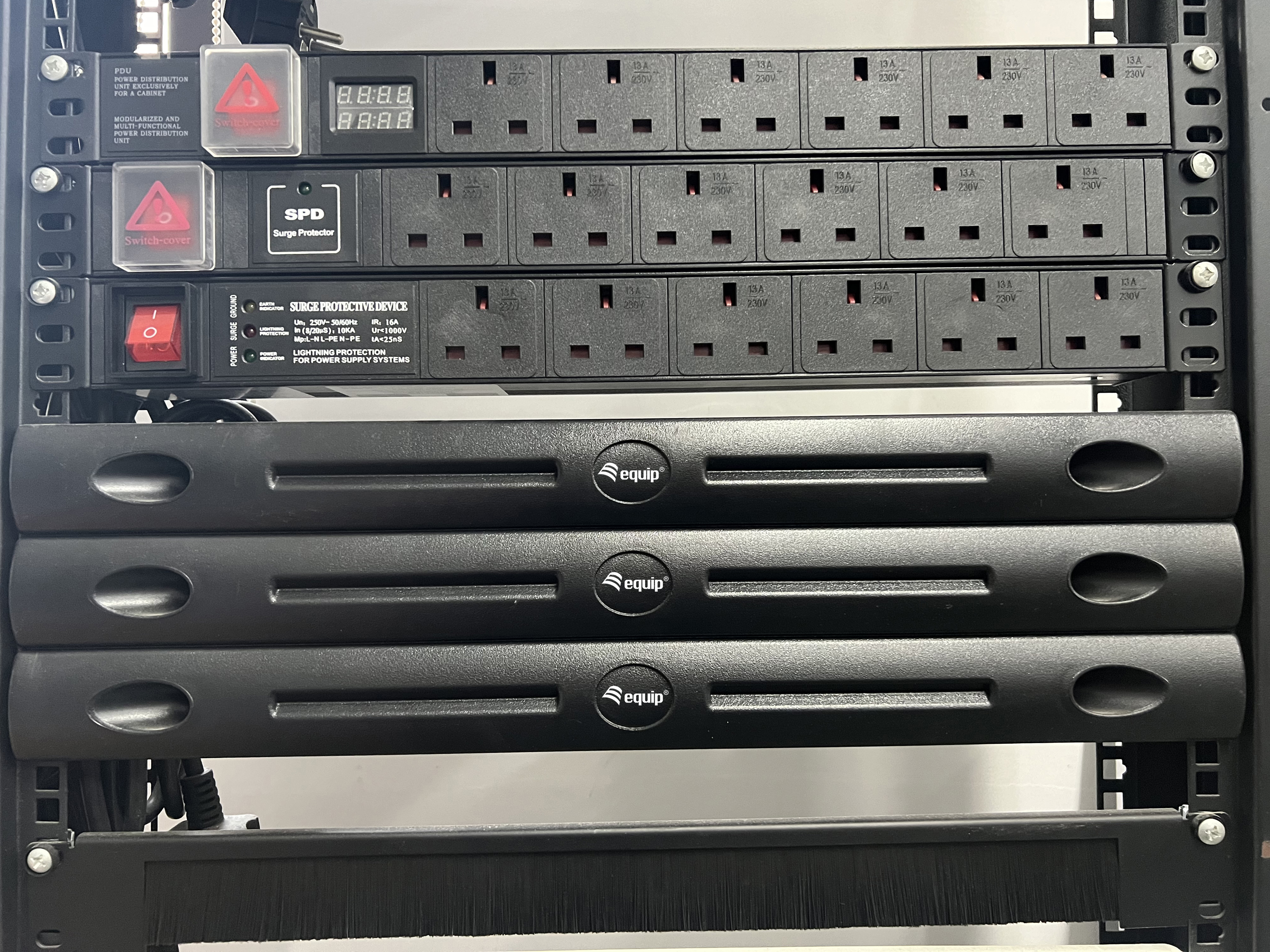 Equip 19 Blindplatte Werkzeugfrei 1U RAL9005